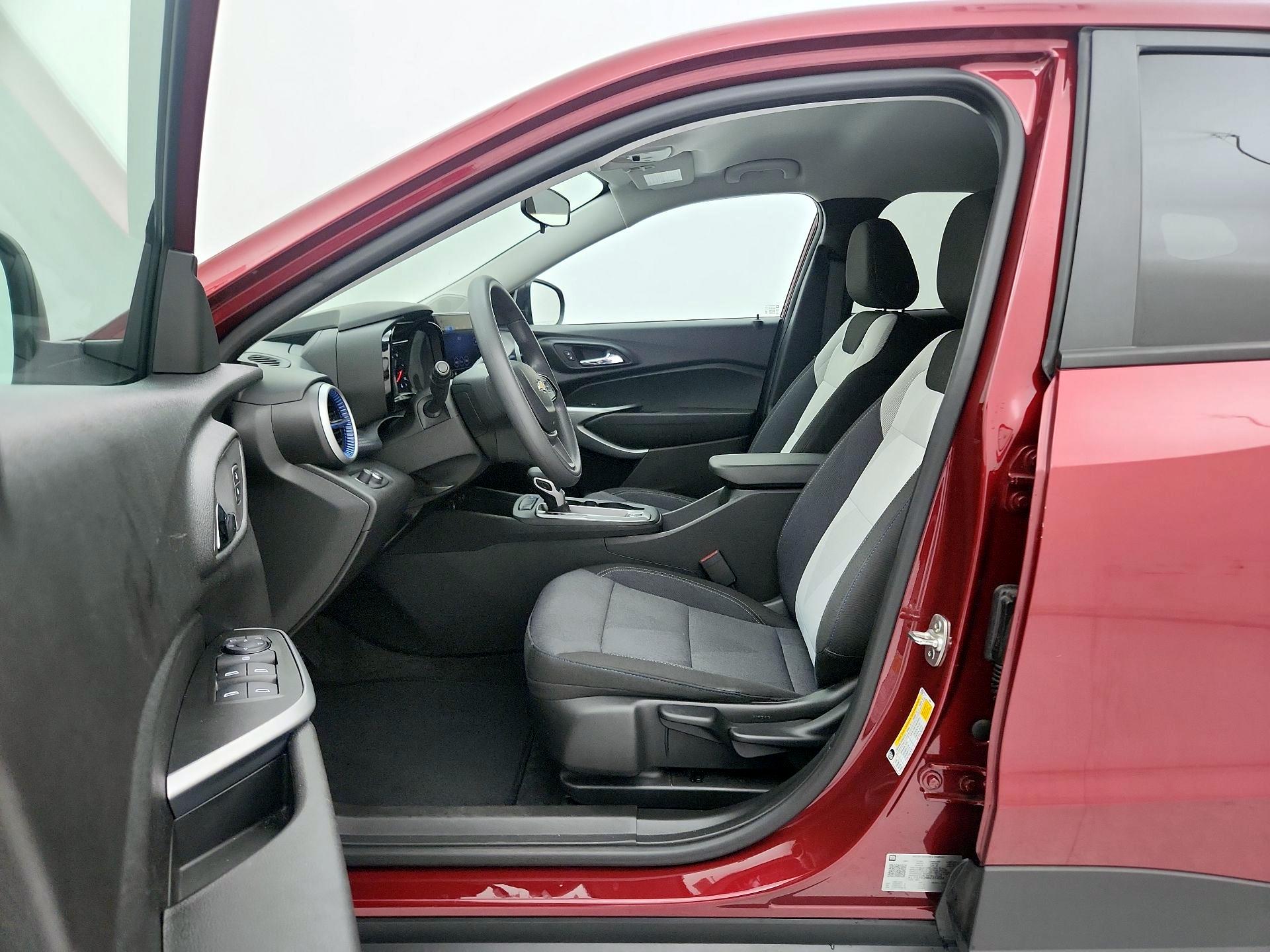 Thumbnail: 2024 Chevrolet Trax - 11