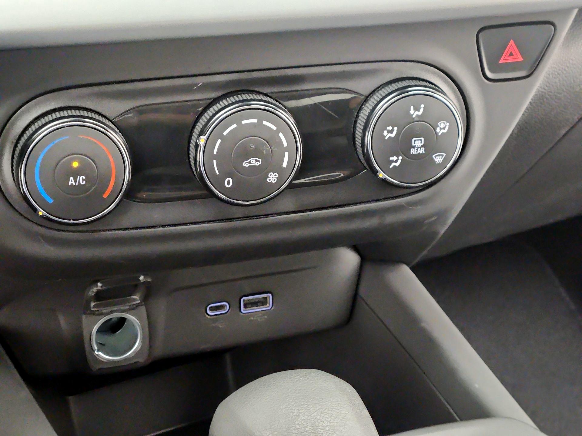 Thumbnail: 2024 Chevrolet Trax - 16