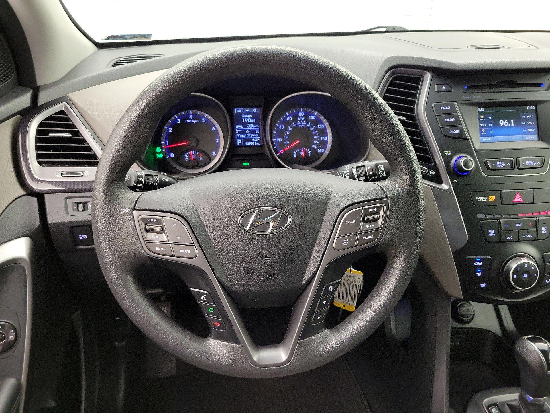 Thumbnail: 2016 Hyundai Santa Fe - 10