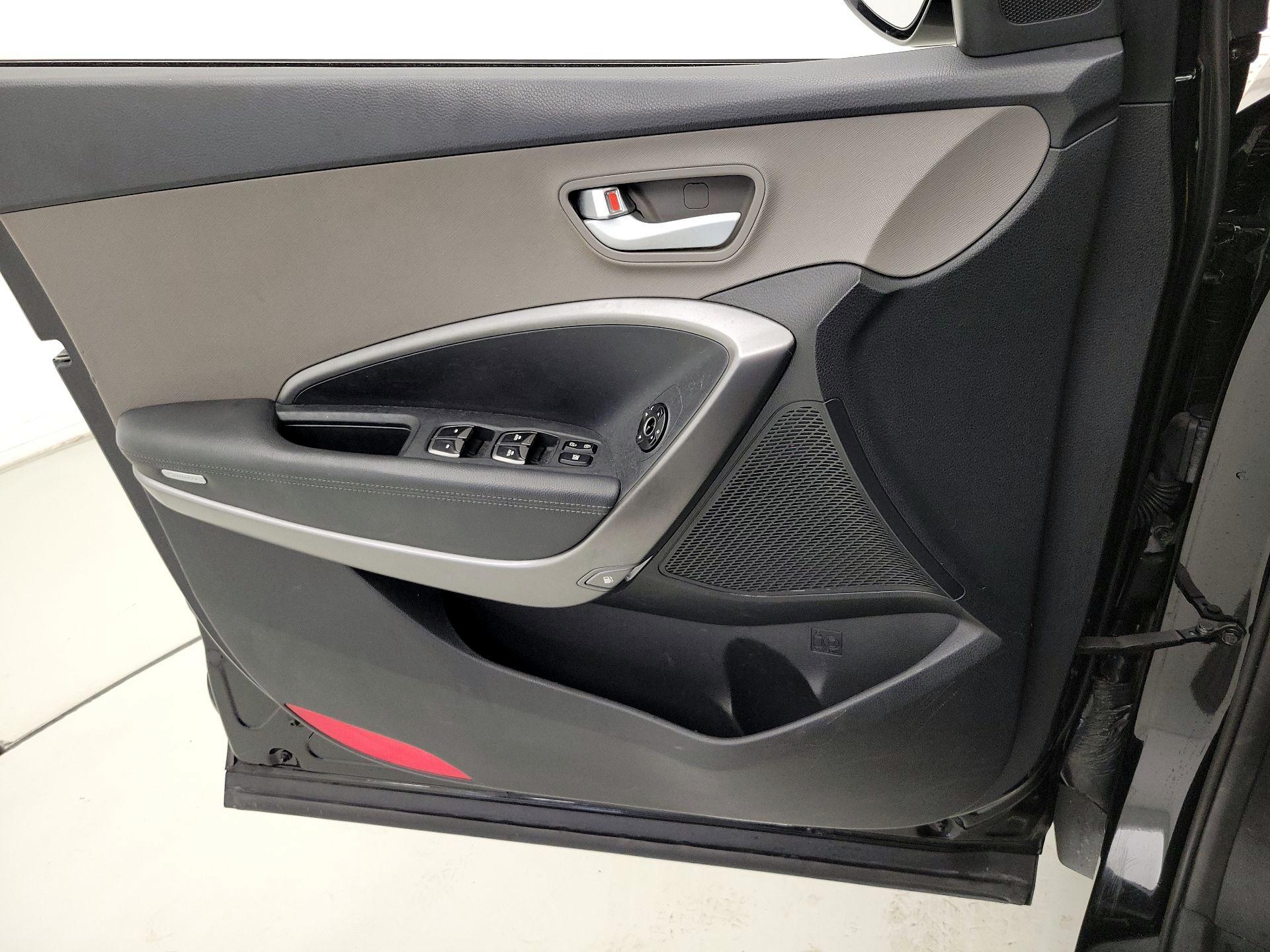 Thumbnail: 2016 Hyundai Santa Fe - 12