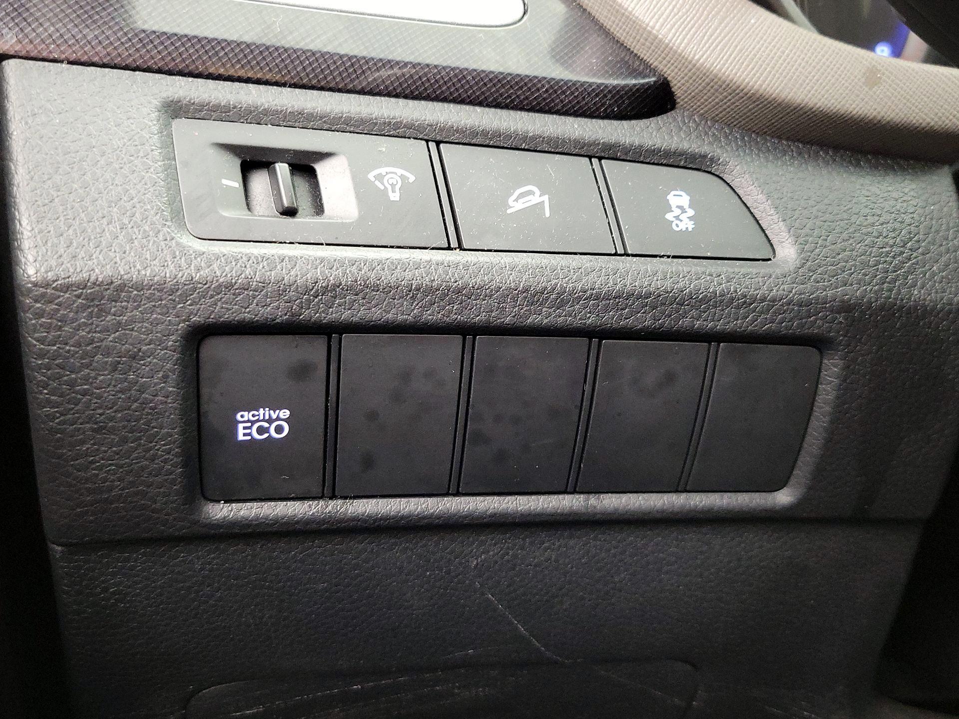 Thumbnail: 2016 Hyundai Santa Fe - 13