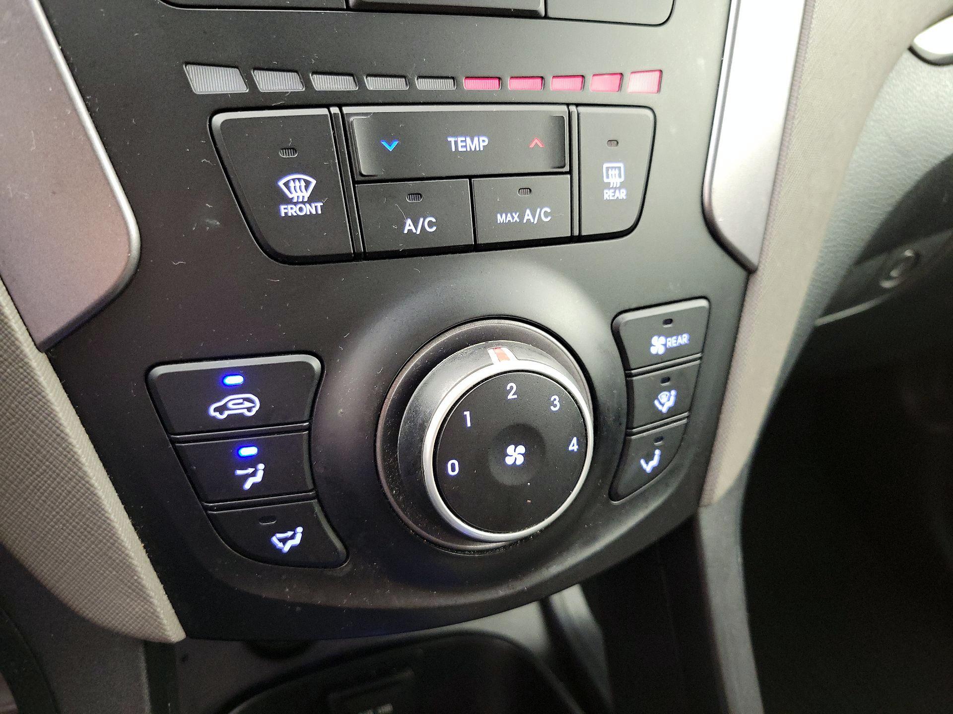 Thumbnail: 2016 Hyundai Santa Fe - 16