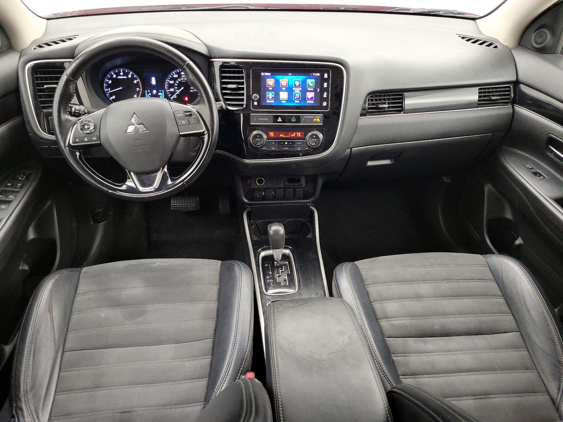 Thumbnail: 2019 Mitsubishi Outlander - 9