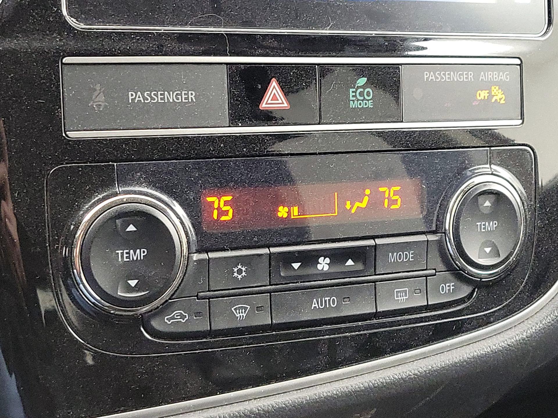 Thumbnail: 2019 Mitsubishi Outlander - 16