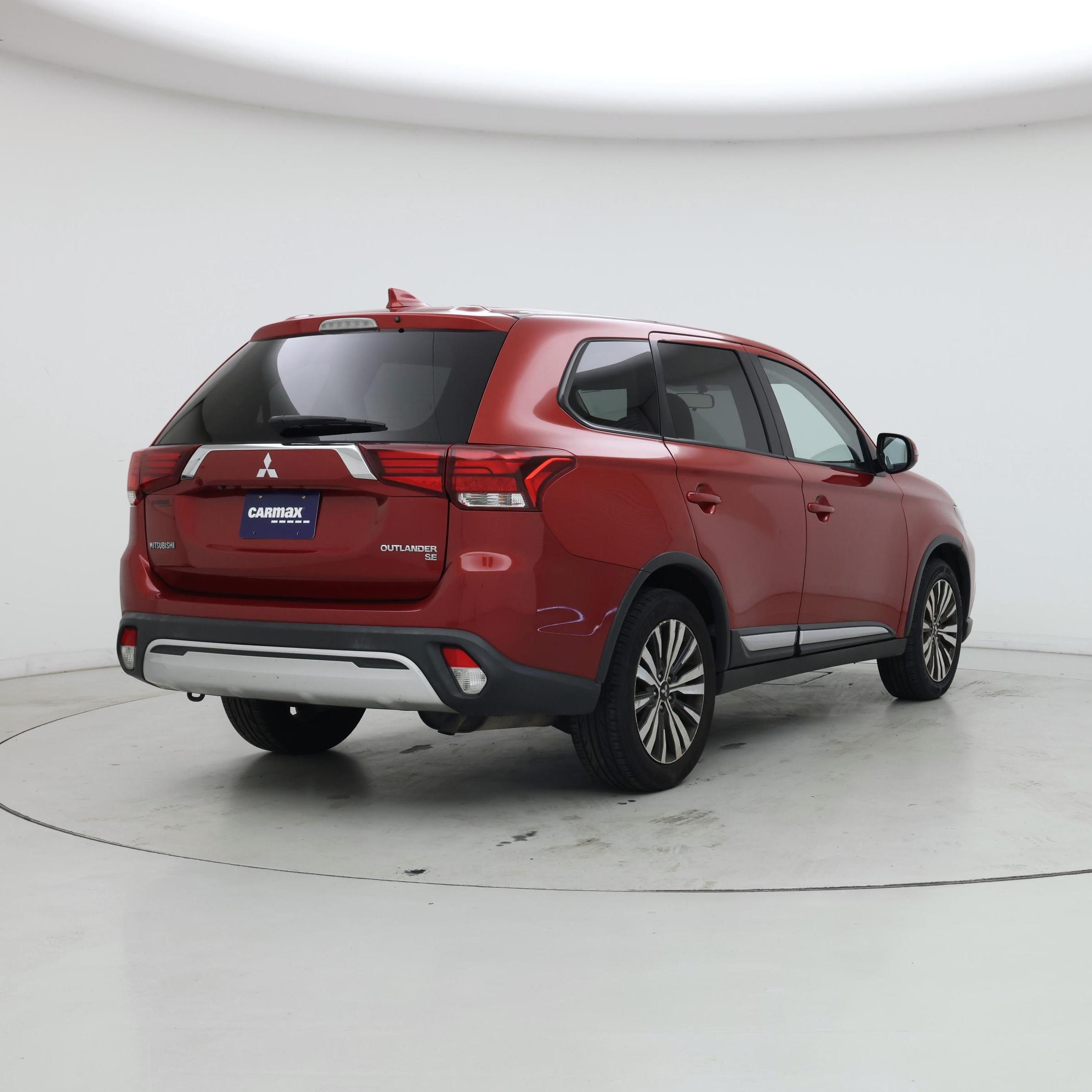 Thumbnail: 2019 Mitsubishi Outlander - 8