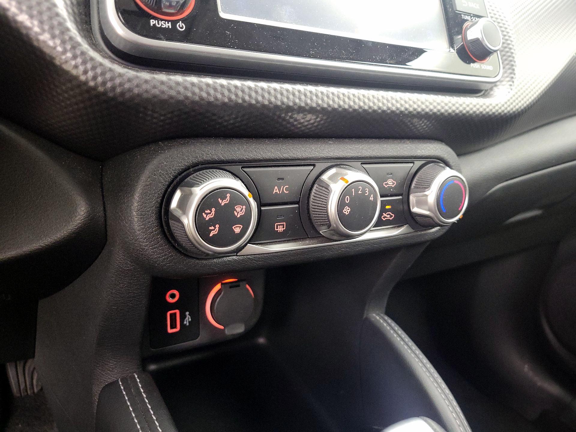 Thumbnail: 2019 Nissan Kicks - 16