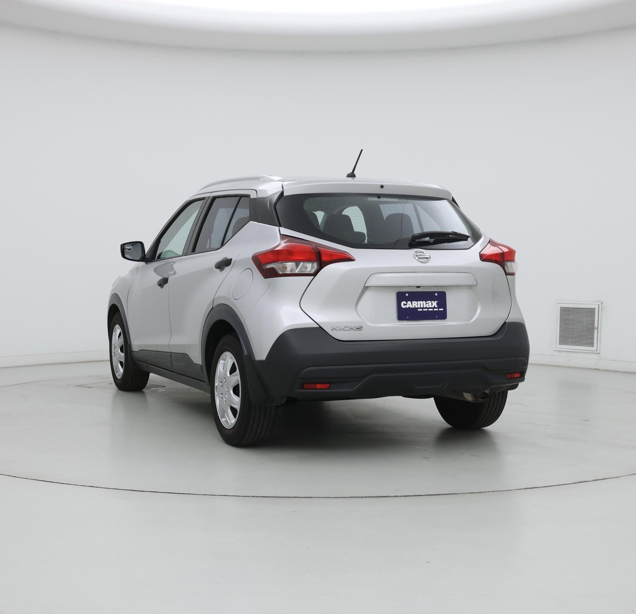 Thumbnail: 2019 Nissan Kicks - 2