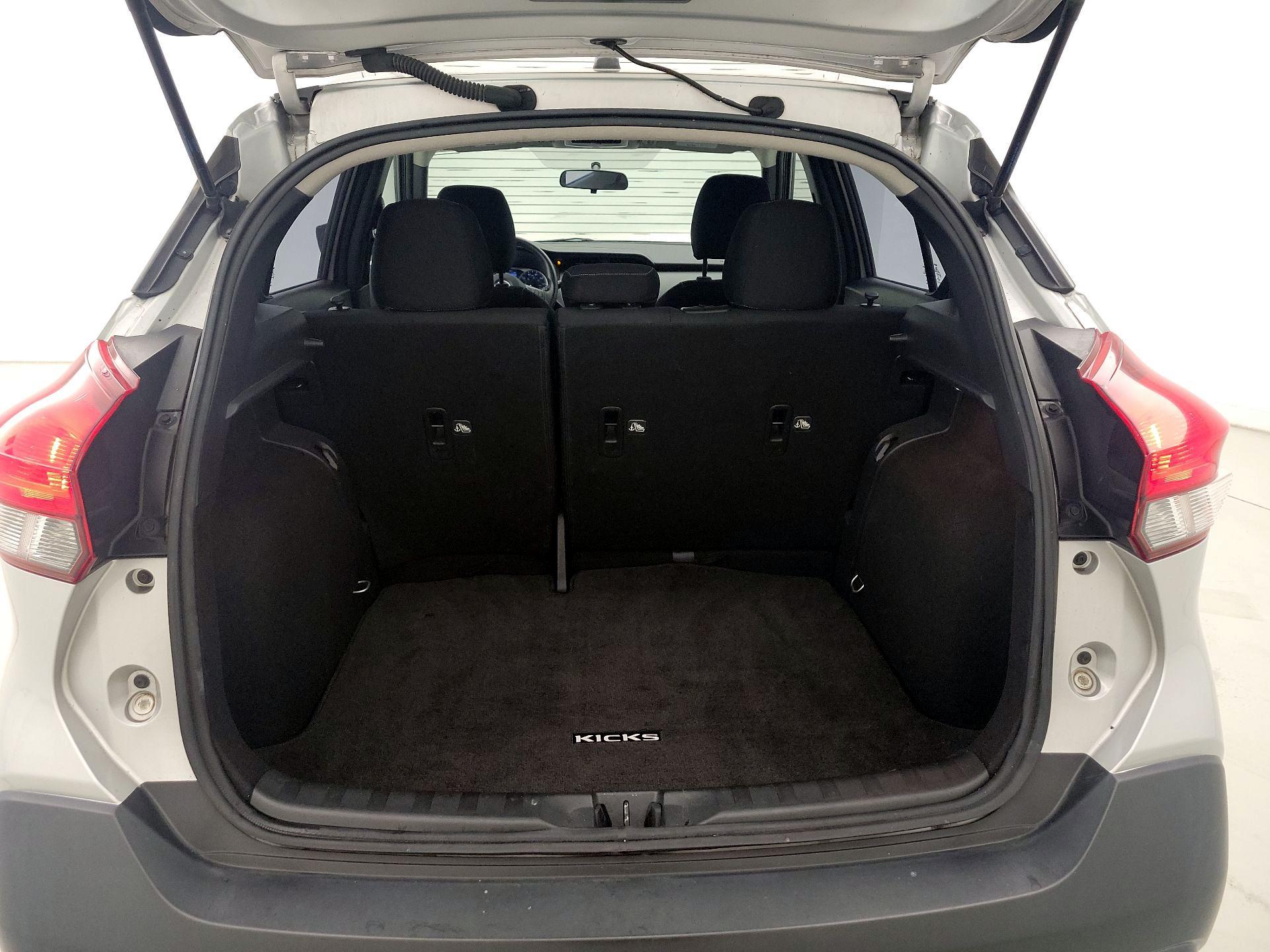Thumbnail: 2019 Nissan Kicks - 19