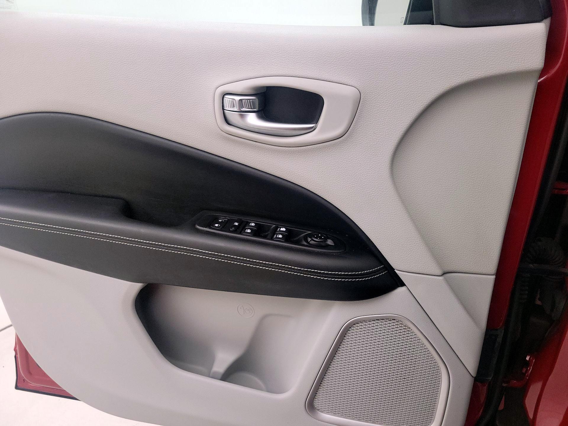 Thumbnail: 2019 Jeep Compass - 12