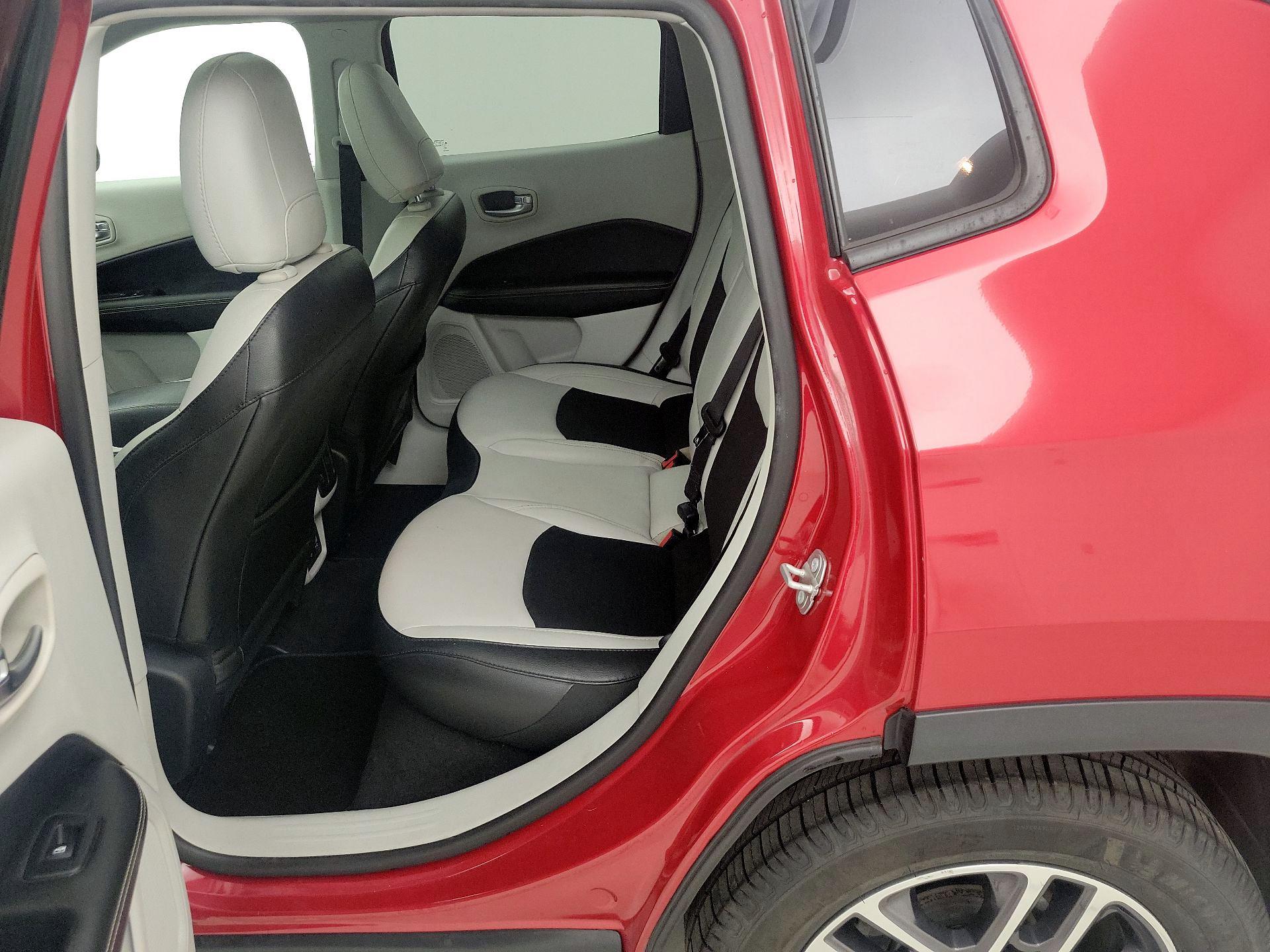 Thumbnail: 2019 Jeep Compass - 20