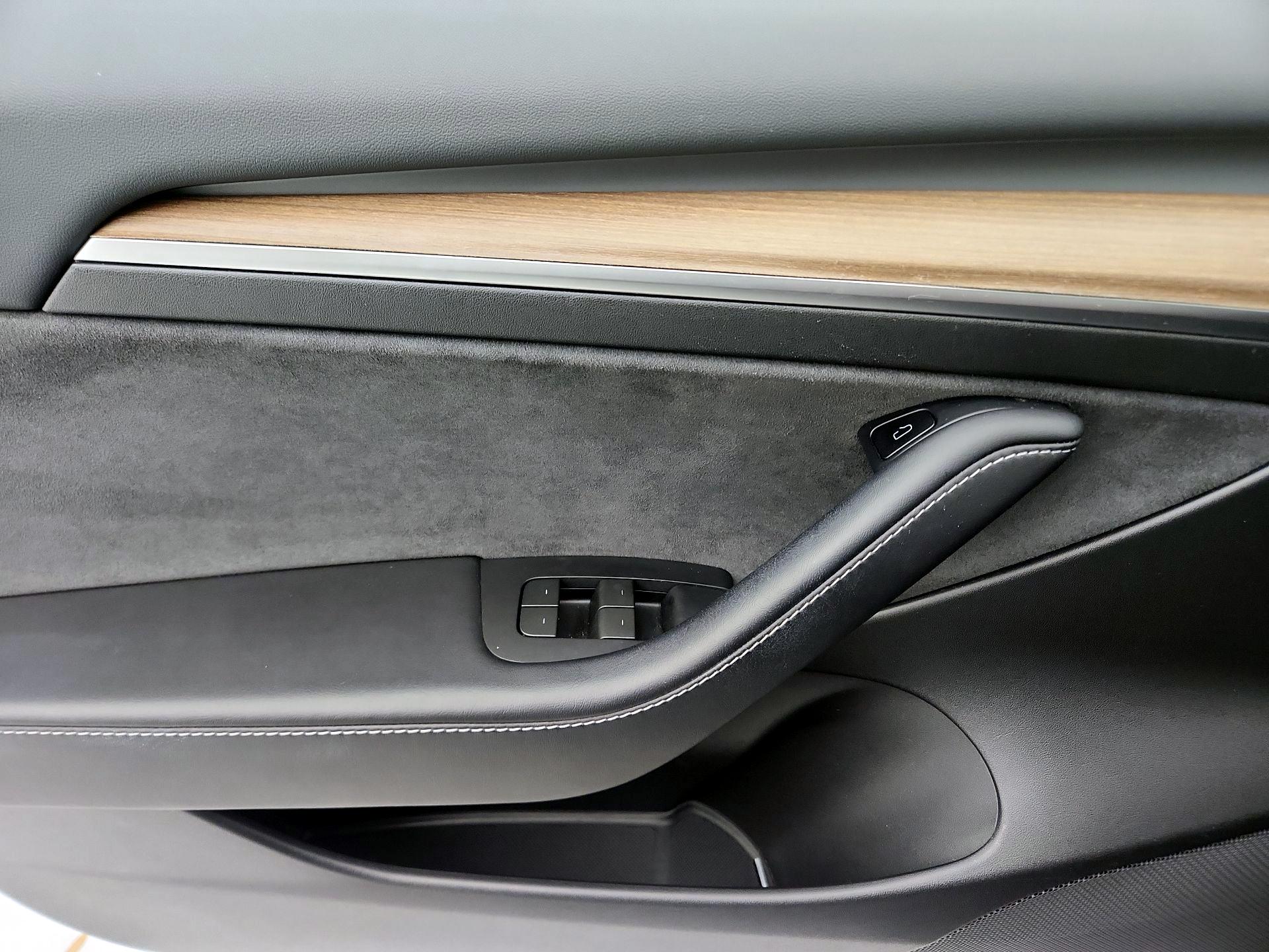 Thumbnail: 2023 Tesla Model 3 - 12