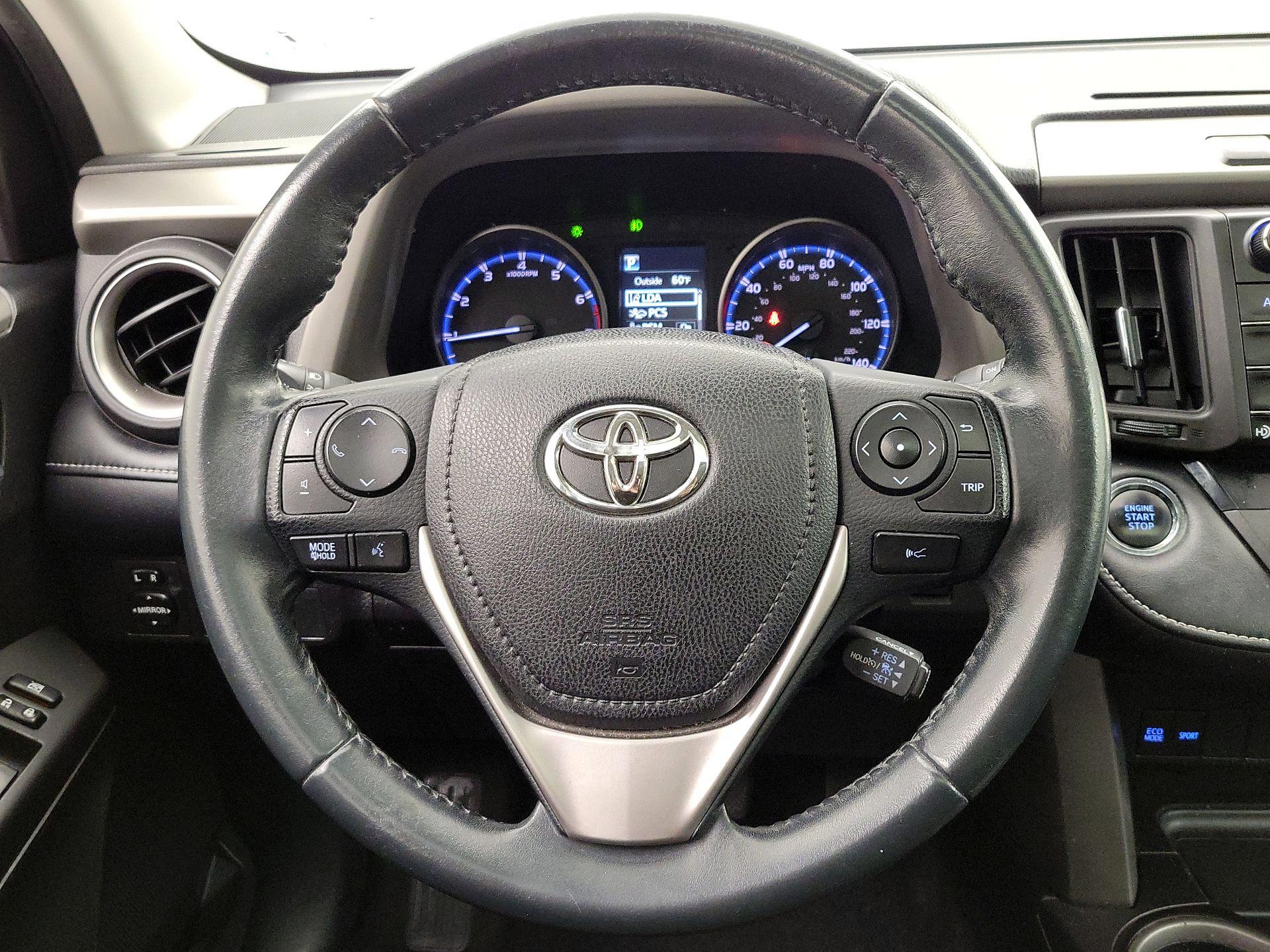 Thumbnail: 2018 Toyota RAV4 - 10