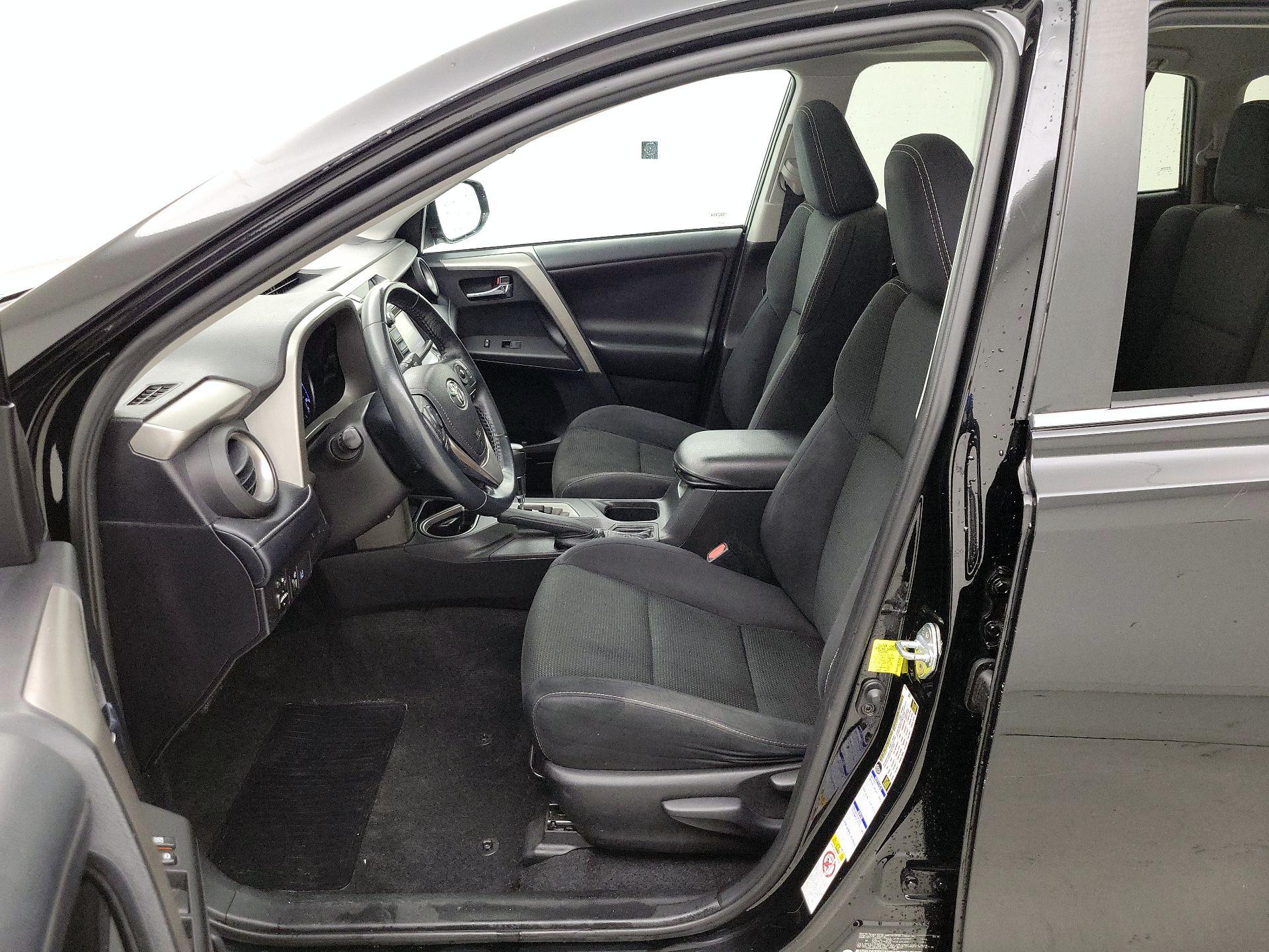 Thumbnail: 2018 Toyota RAV4 - 11