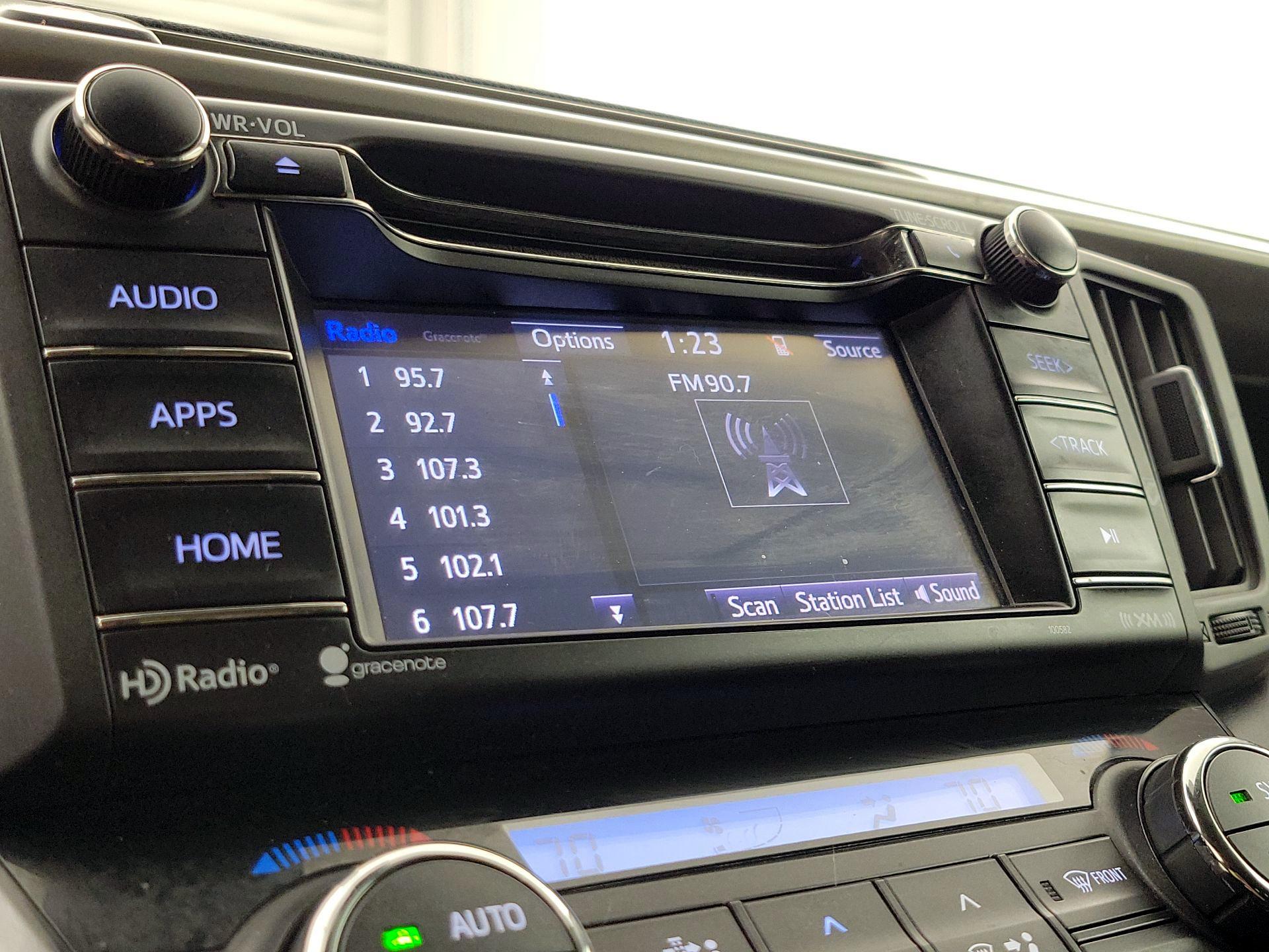 Thumbnail: 2018 Toyota RAV4 - 15