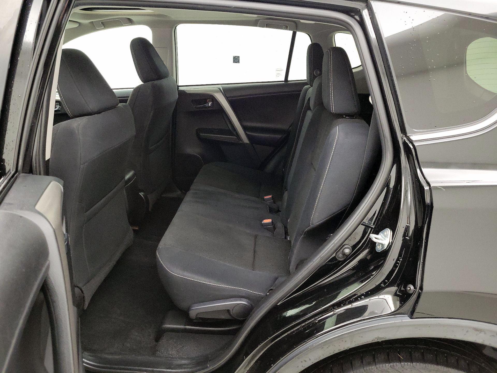 Thumbnail: 2018 Toyota RAV4 - 20