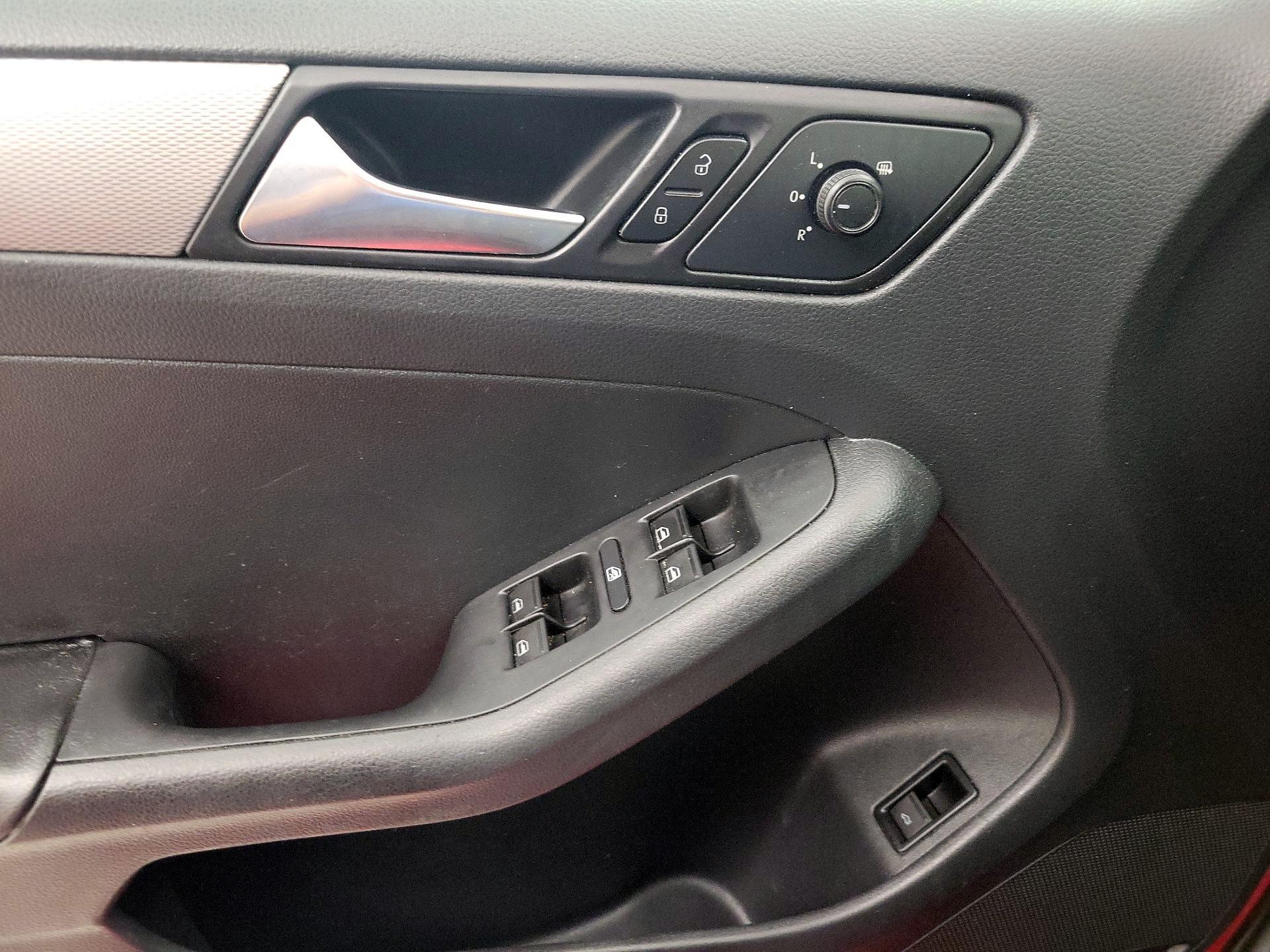 Thumbnail: 2015 Volkswagen Jetta - 12