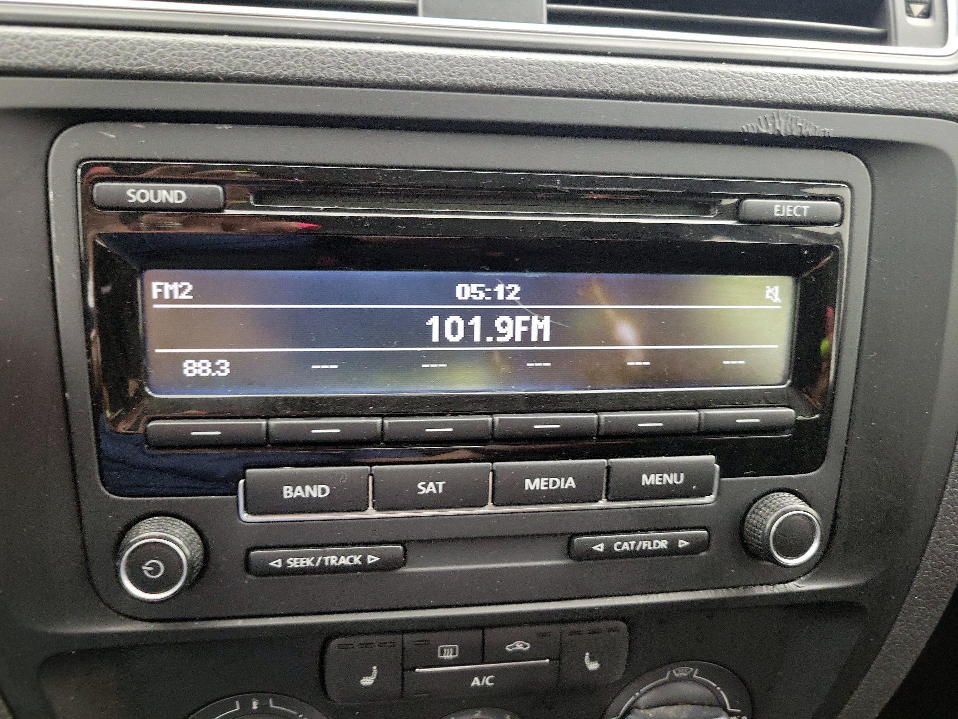 Thumbnail: 2015 Volkswagen Jetta - 14