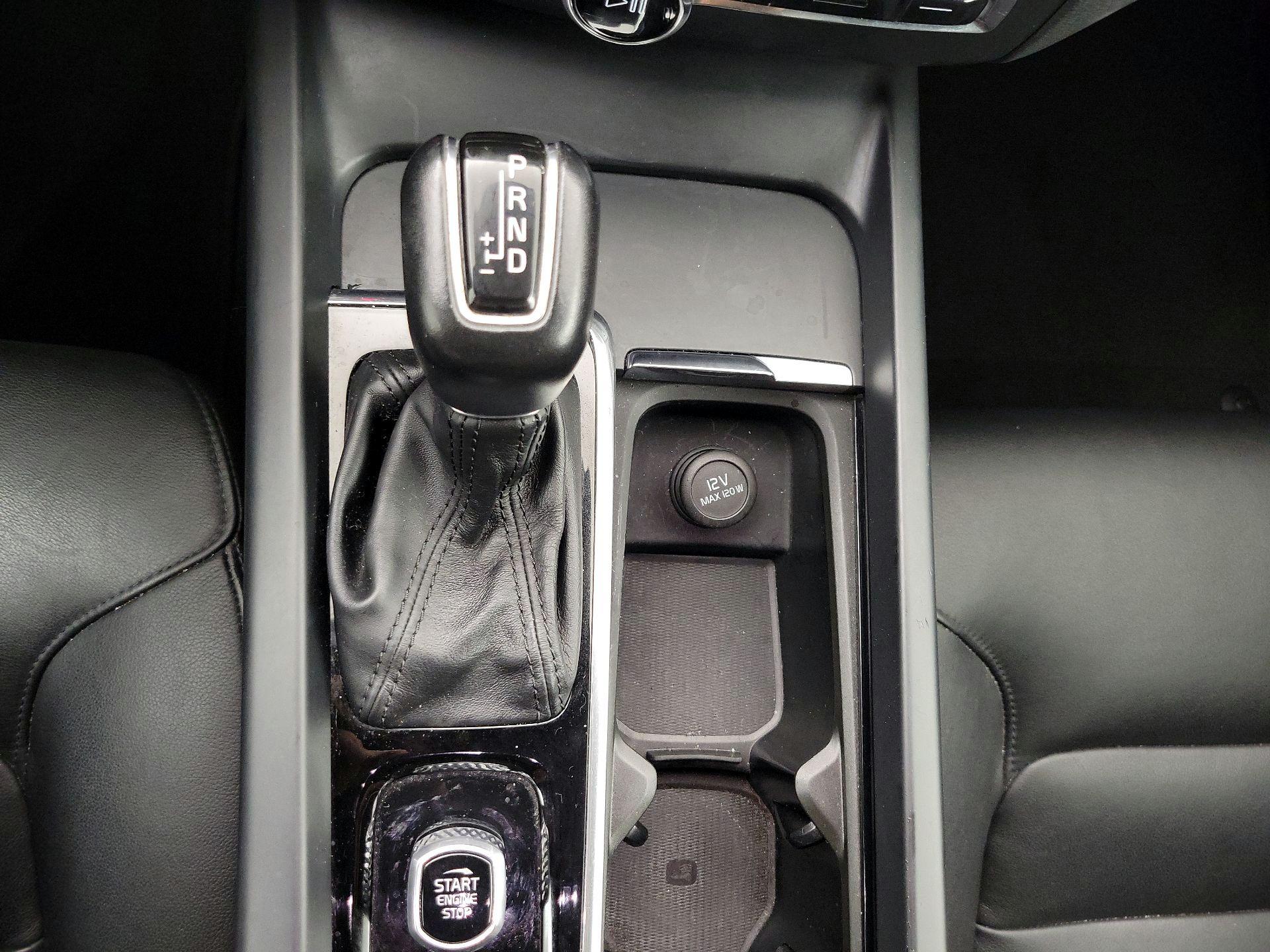 Thumbnail: 2019 Volvo XC60 - 17