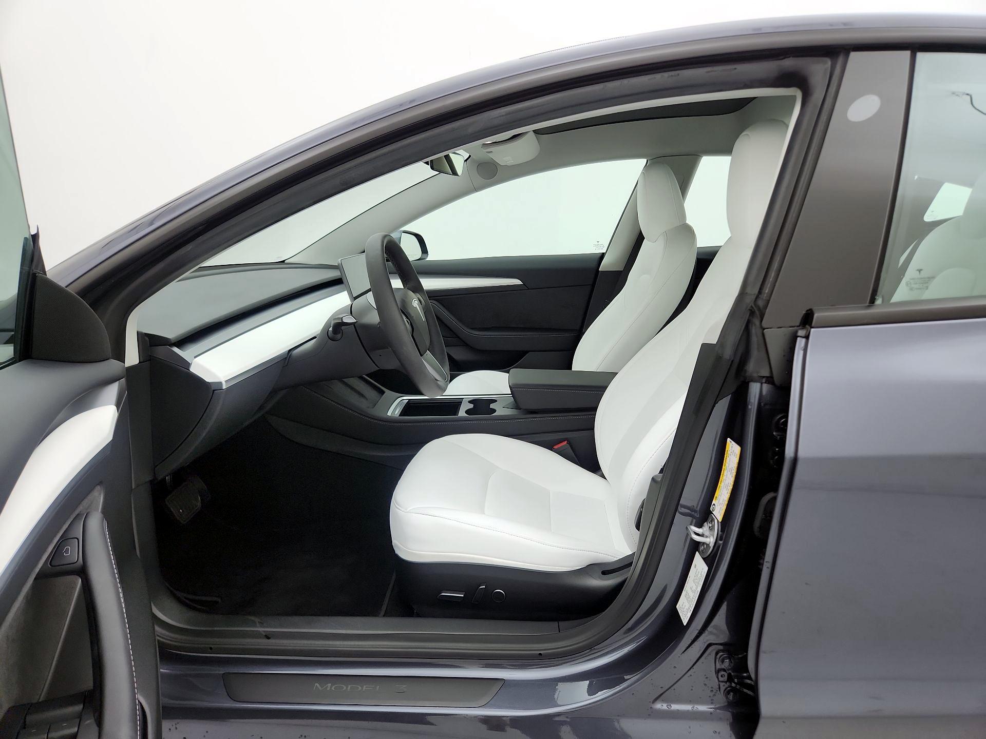 Thumbnail: 2023 Tesla Model 3 - 11