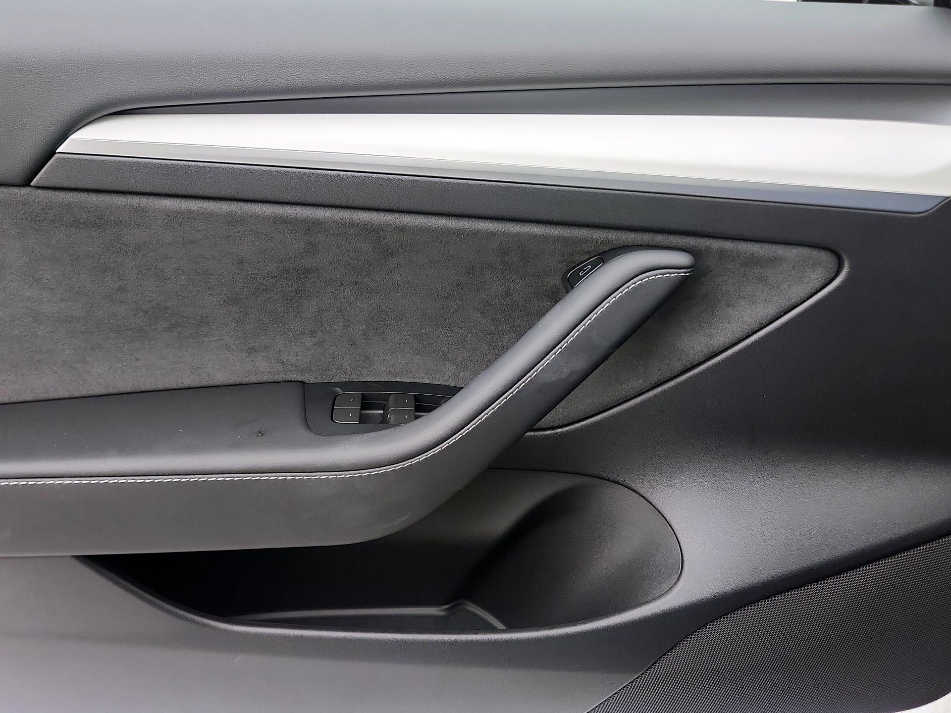 Thumbnail: 2023 Tesla Model 3 - 12