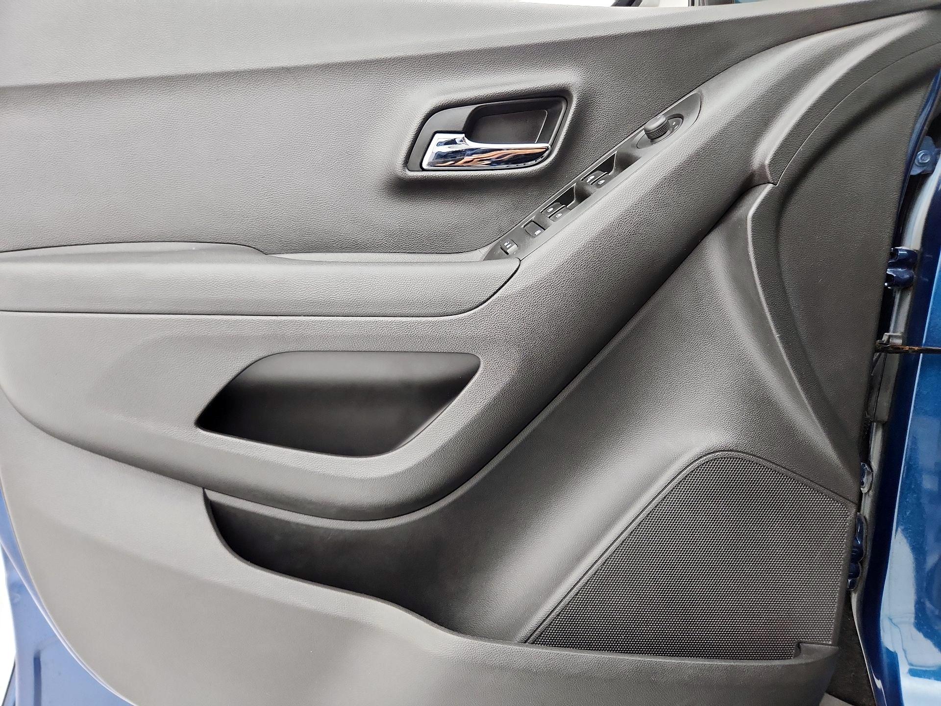 Thumbnail: 2020 Chevrolet Trax - 12