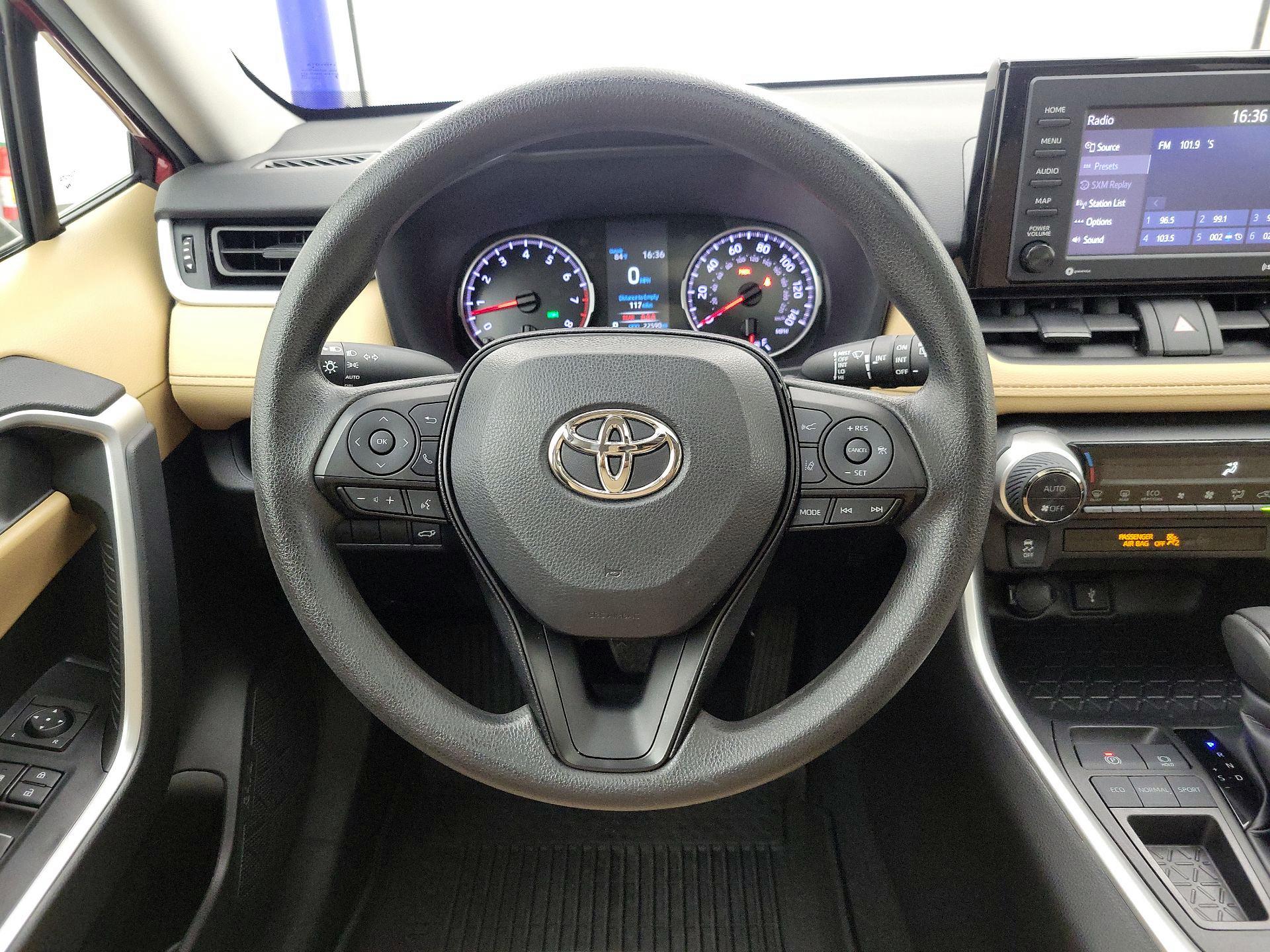 Thumbnail: 2022 Toyota RAV4 - 10