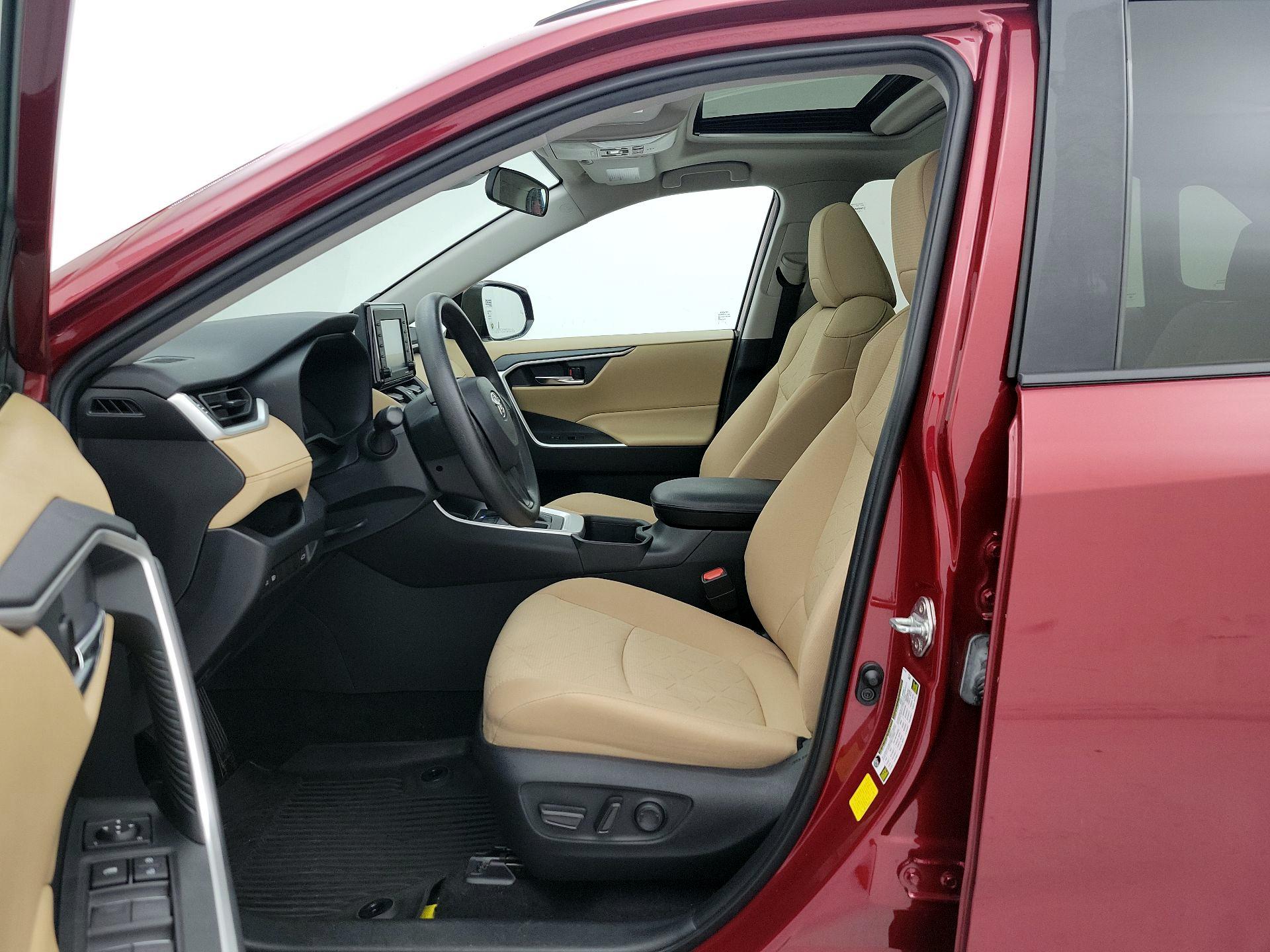 Thumbnail: 2022 Toyota RAV4 - 11