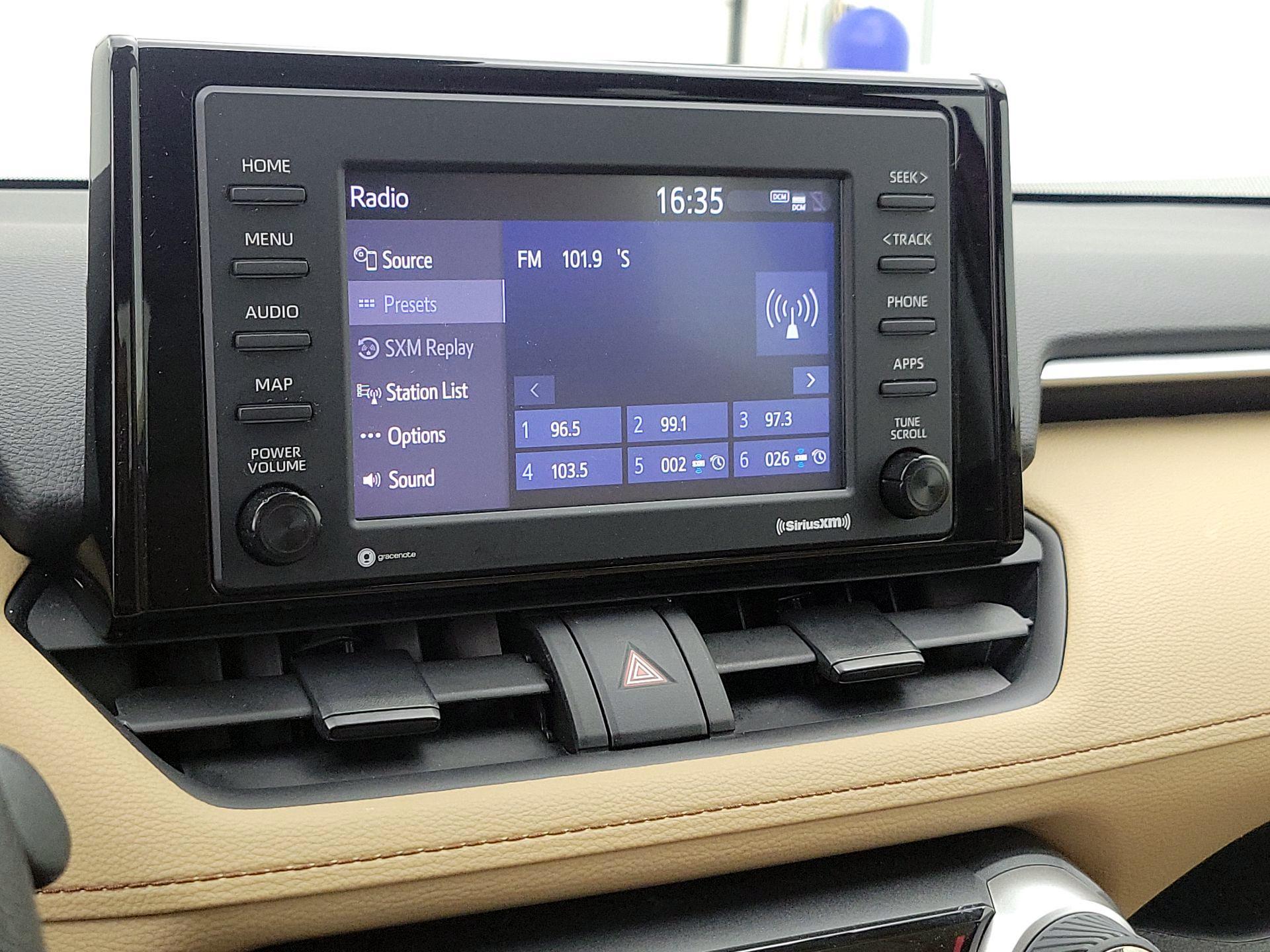 Thumbnail: 2022 Toyota RAV4 - 15