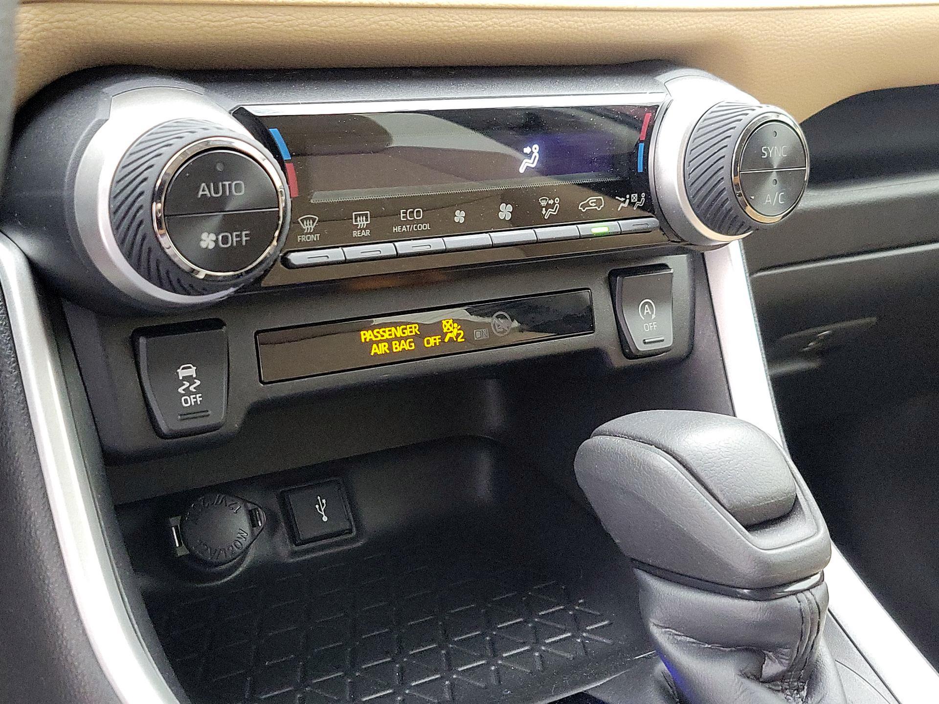 Thumbnail: 2022 Toyota RAV4 - 16