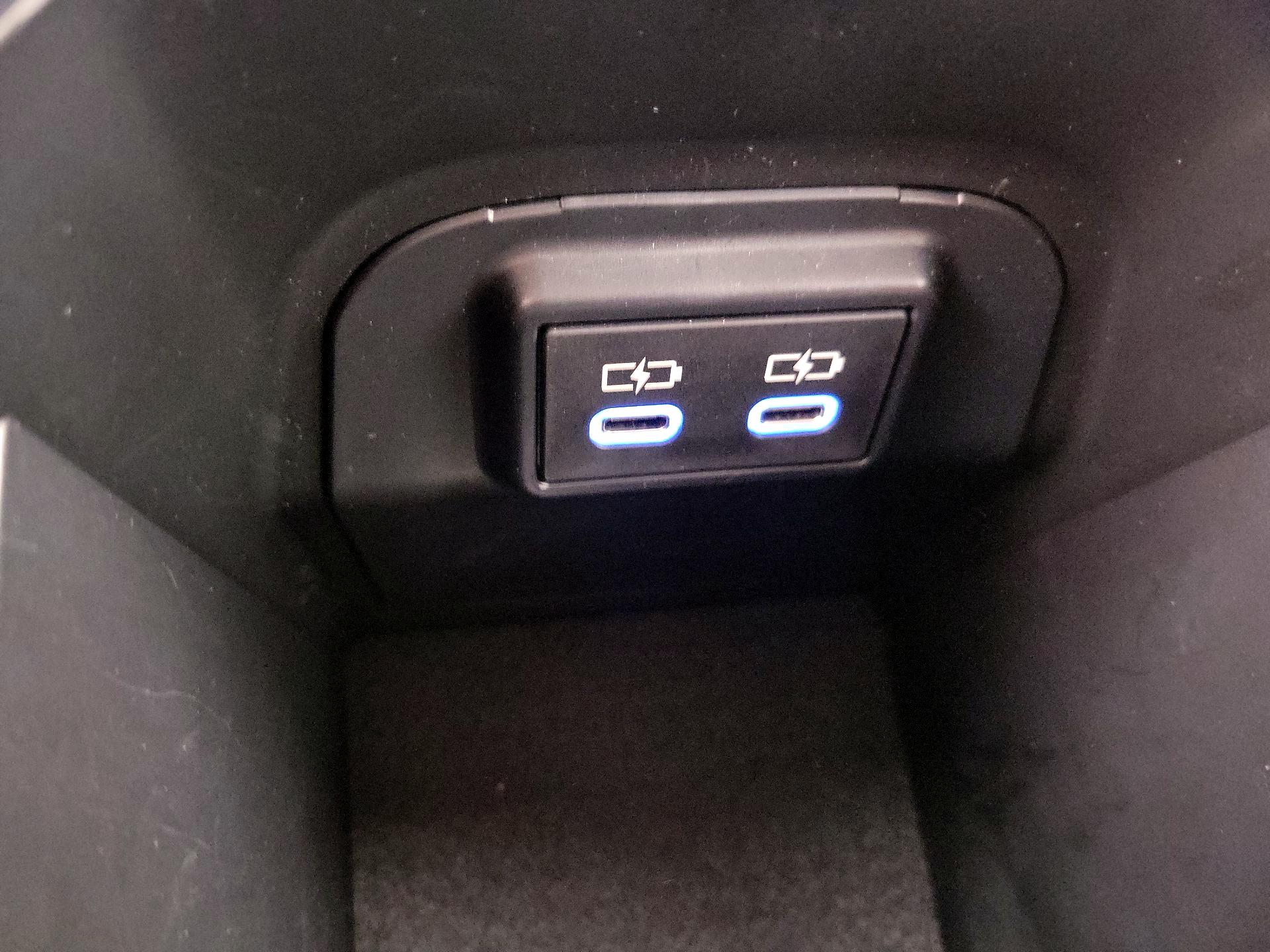 Thumbnail: 2022 Toyota RAV4 - 18