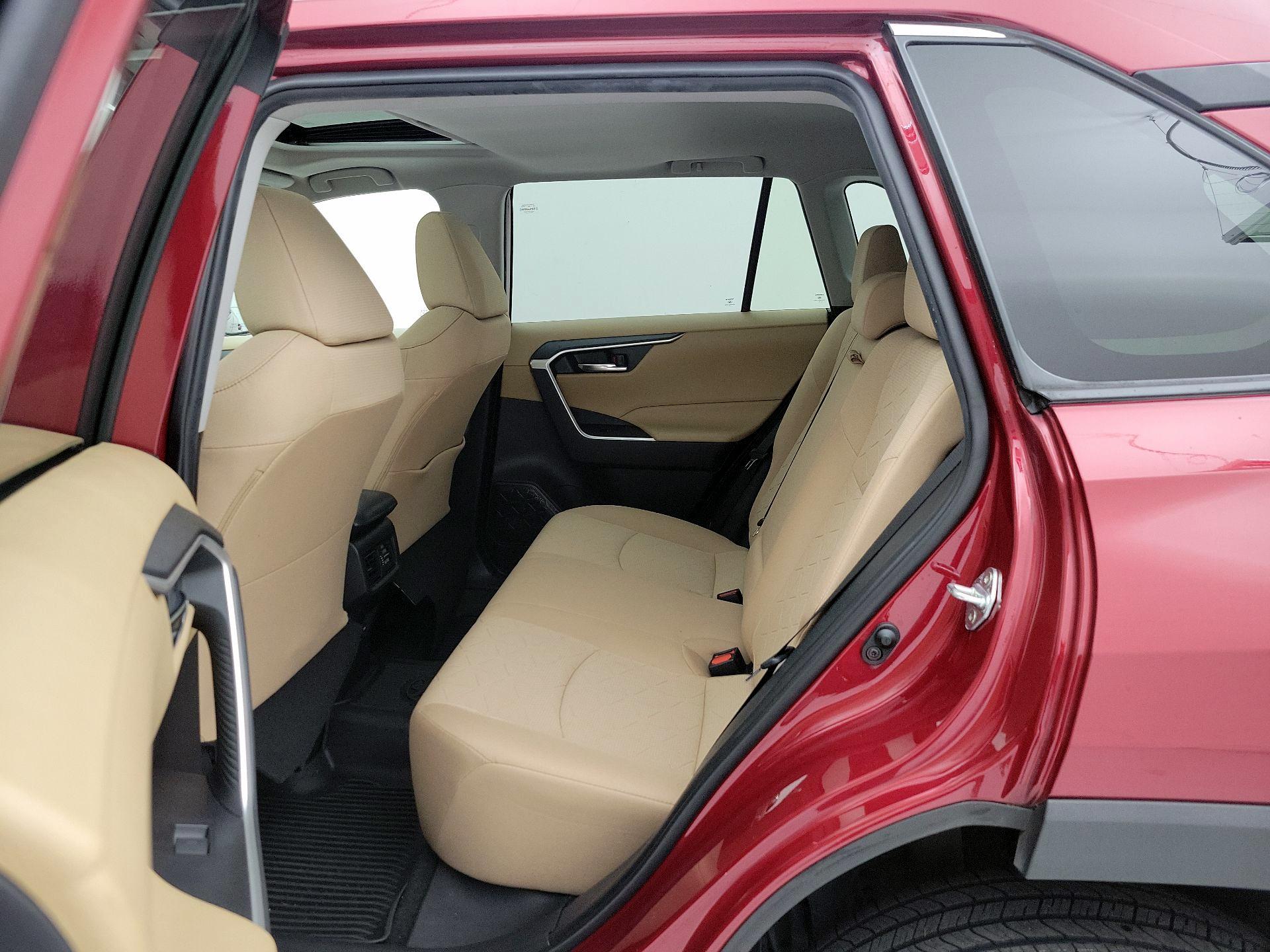 Thumbnail: 2022 Toyota RAV4 - 20