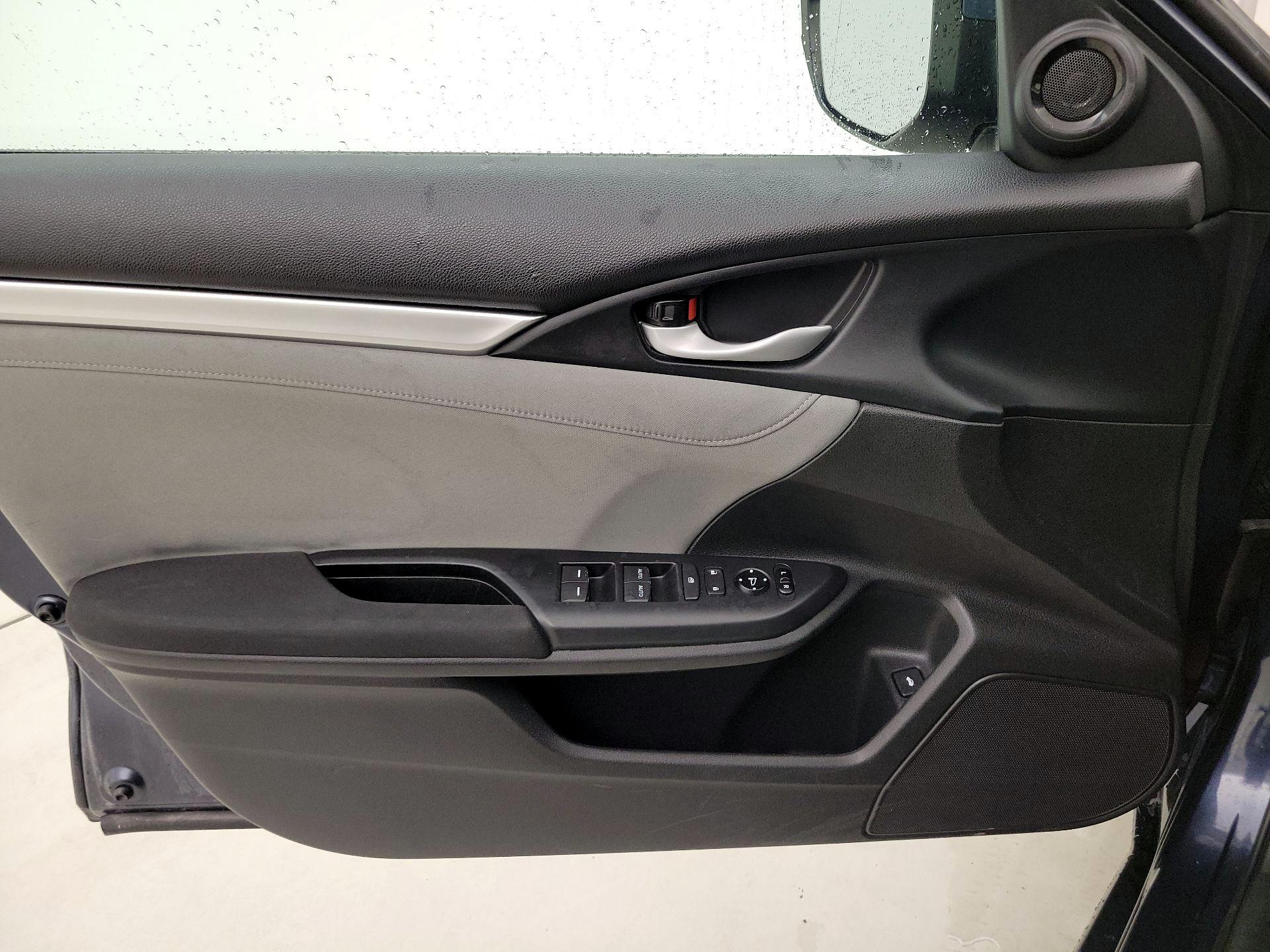 Thumbnail: 2016 Honda Civic - 12