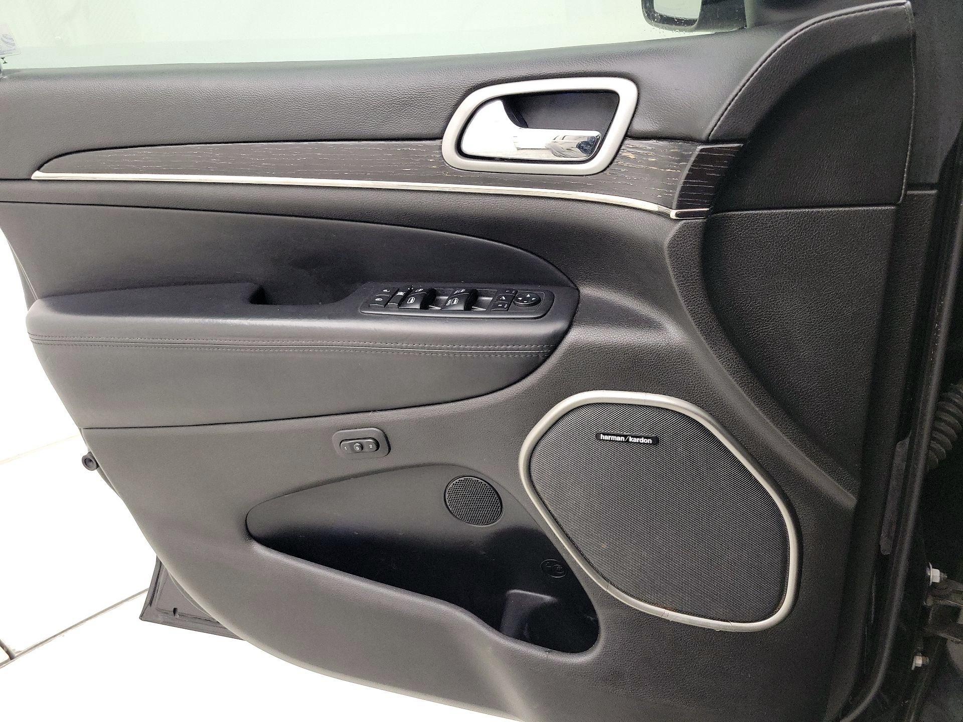 Thumbnail: 2018 Jeep Grand Cherokee - 12