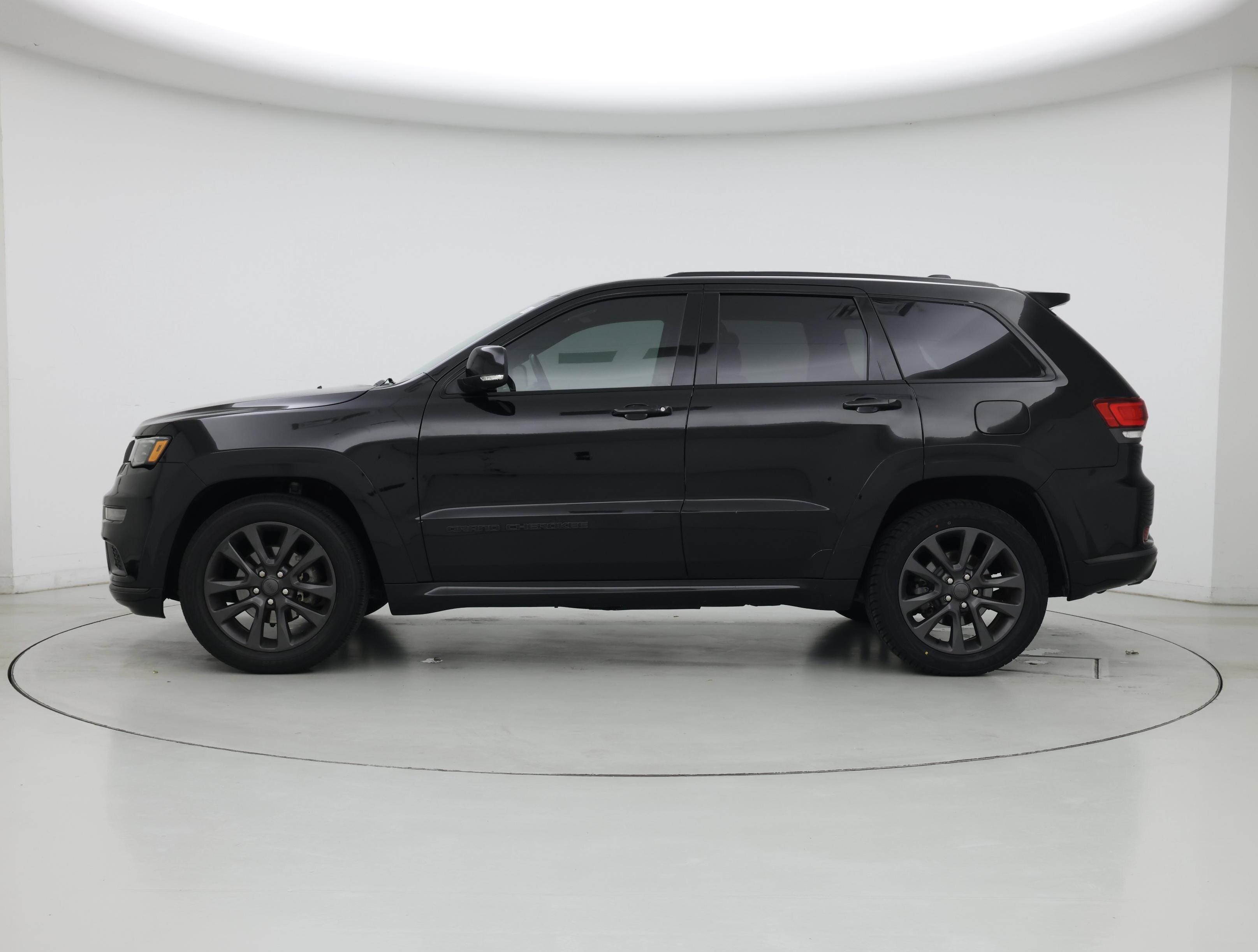 Thumbnail: 2018 Jeep Grand Cherokee - 3