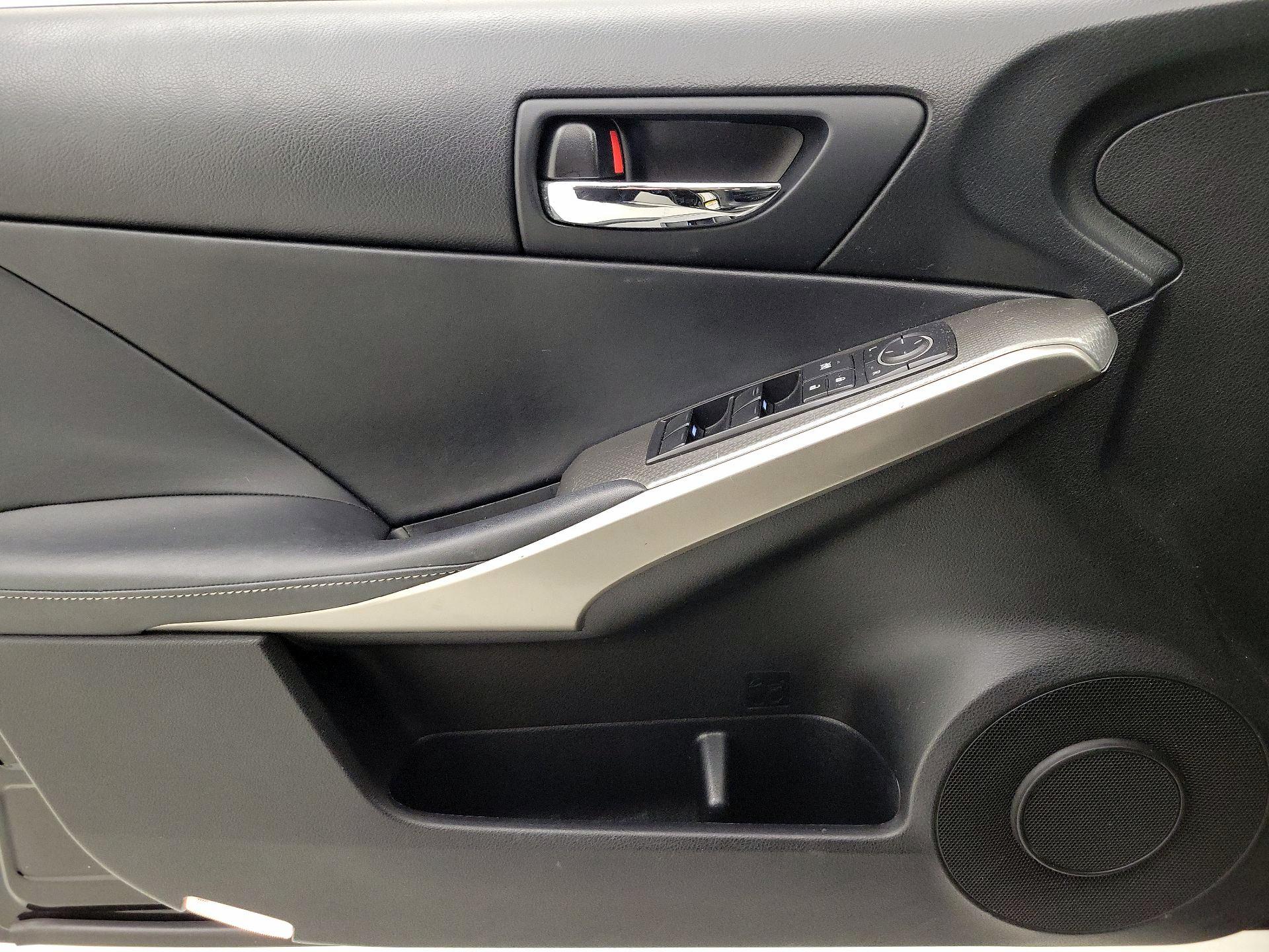 Thumbnail: 2014 Lexus IS - 12