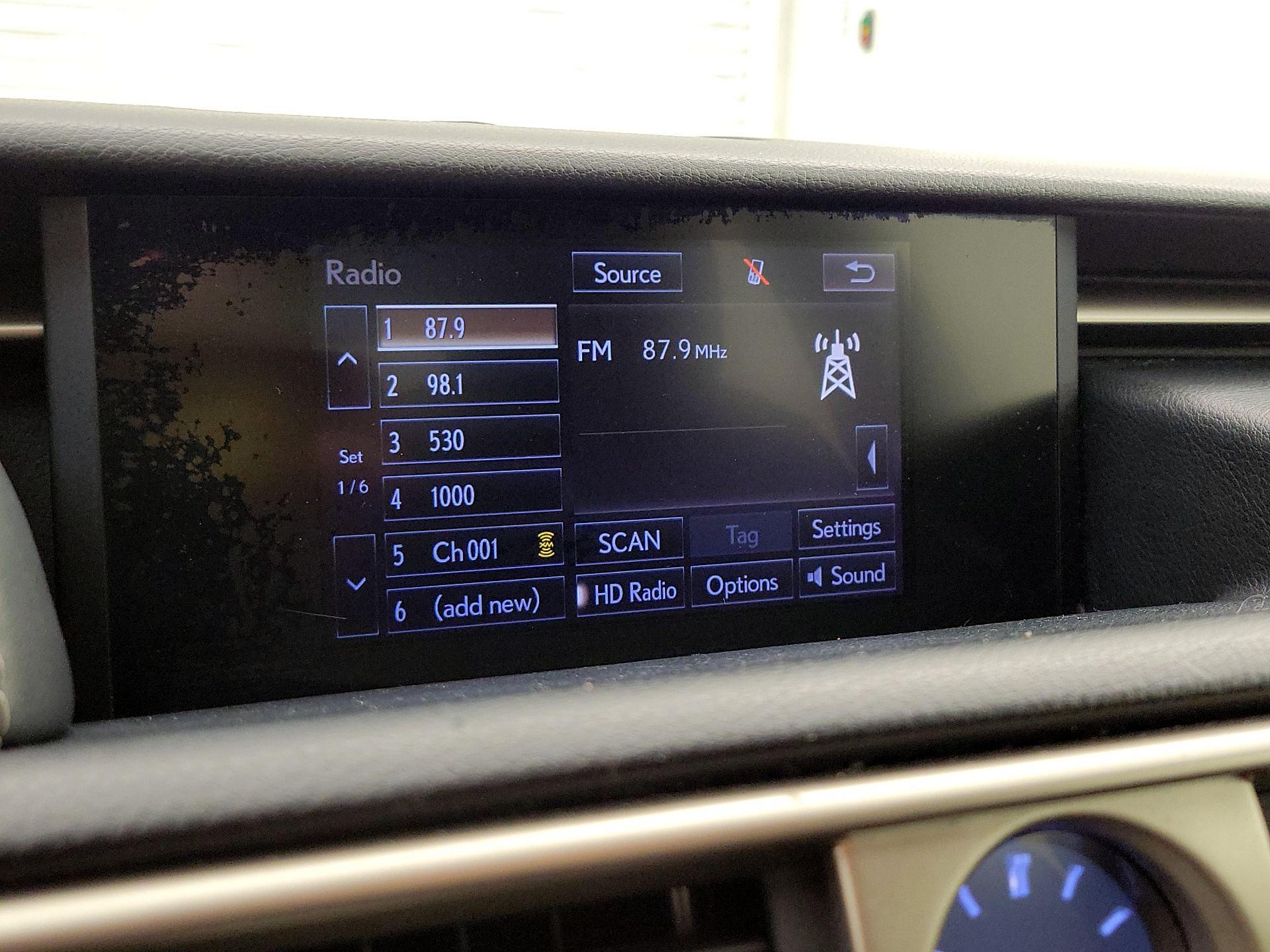 Thumbnail: 2014 Lexus IS - 16