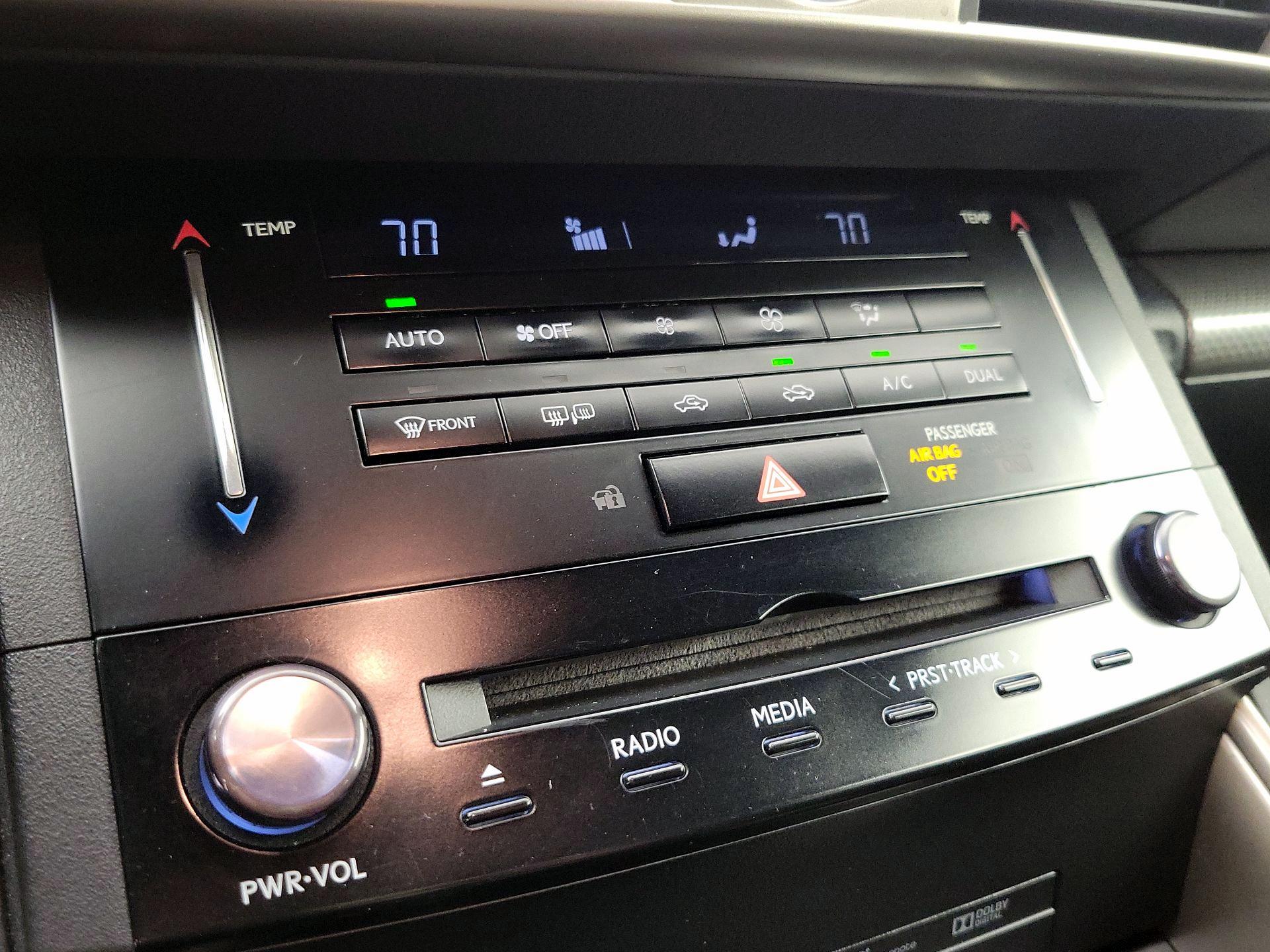 Thumbnail: 2014 Lexus IS - 17