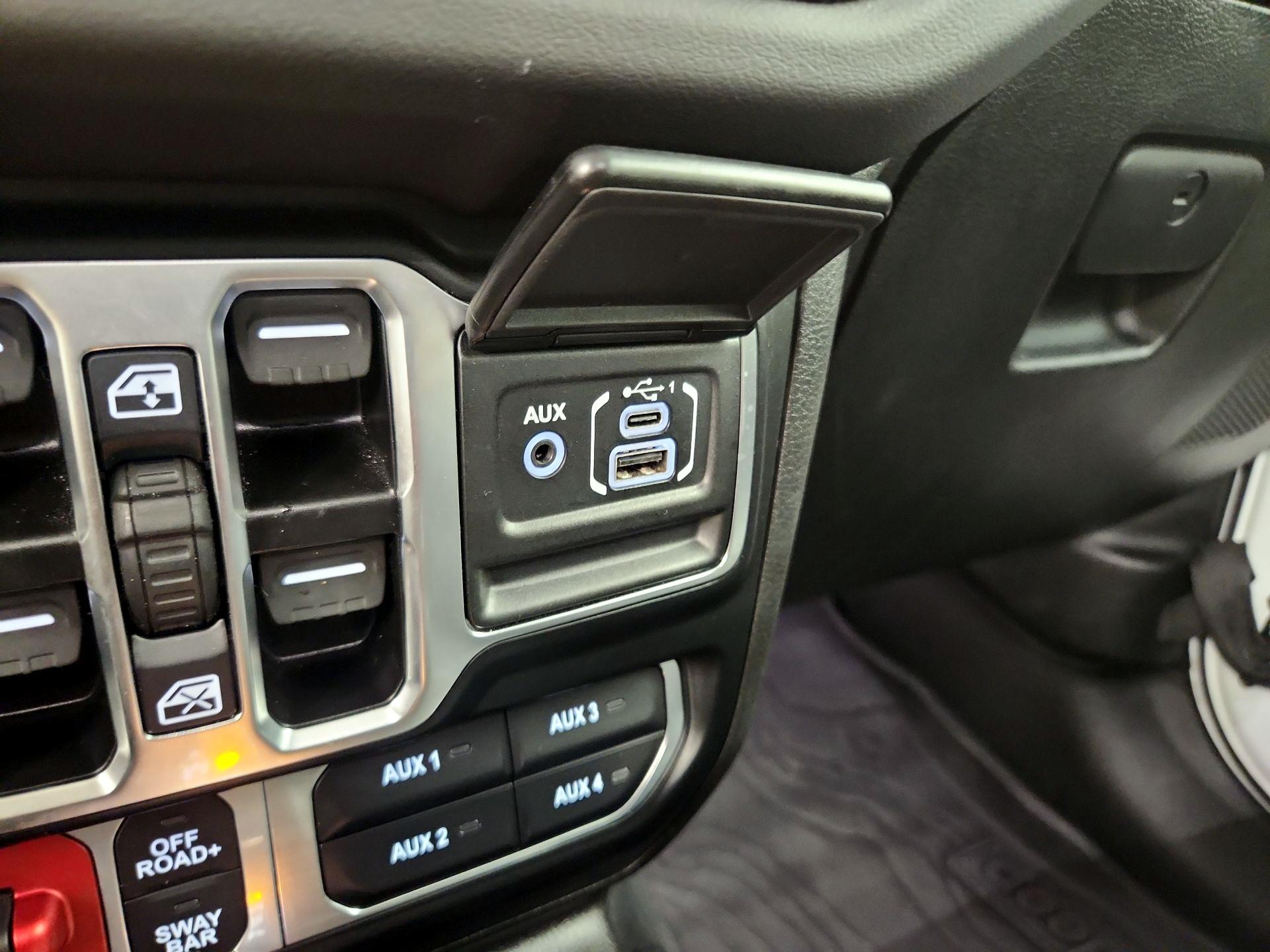 Thumbnail: 2024 Jeep Wrangler - 18