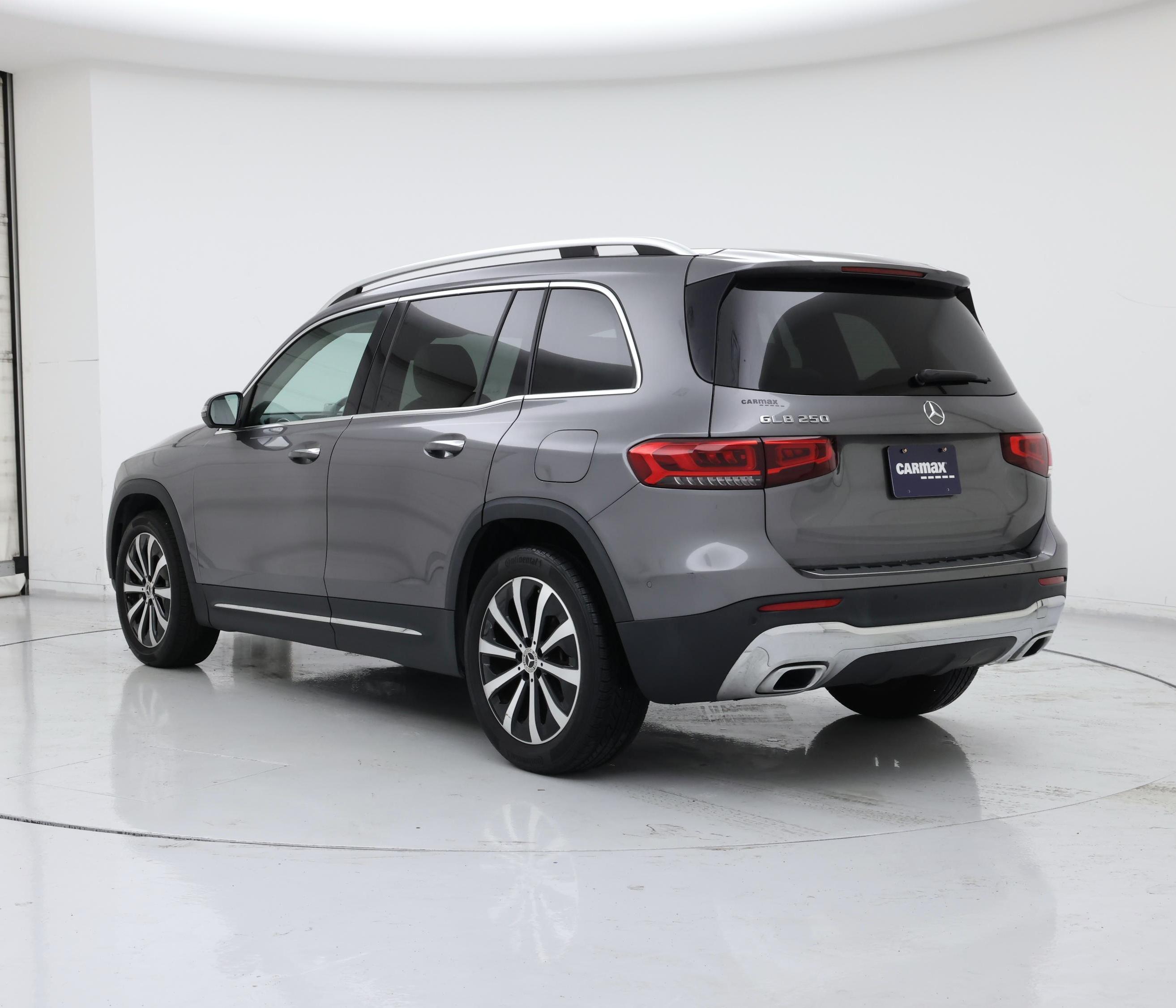 Thumbnail: 2022 Mercedes-Benz GLB - 2