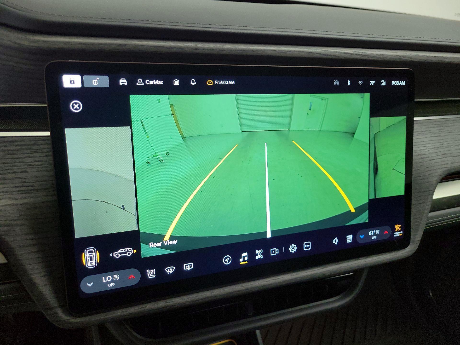 Thumbnail: 2026 Rivian R1S - 14