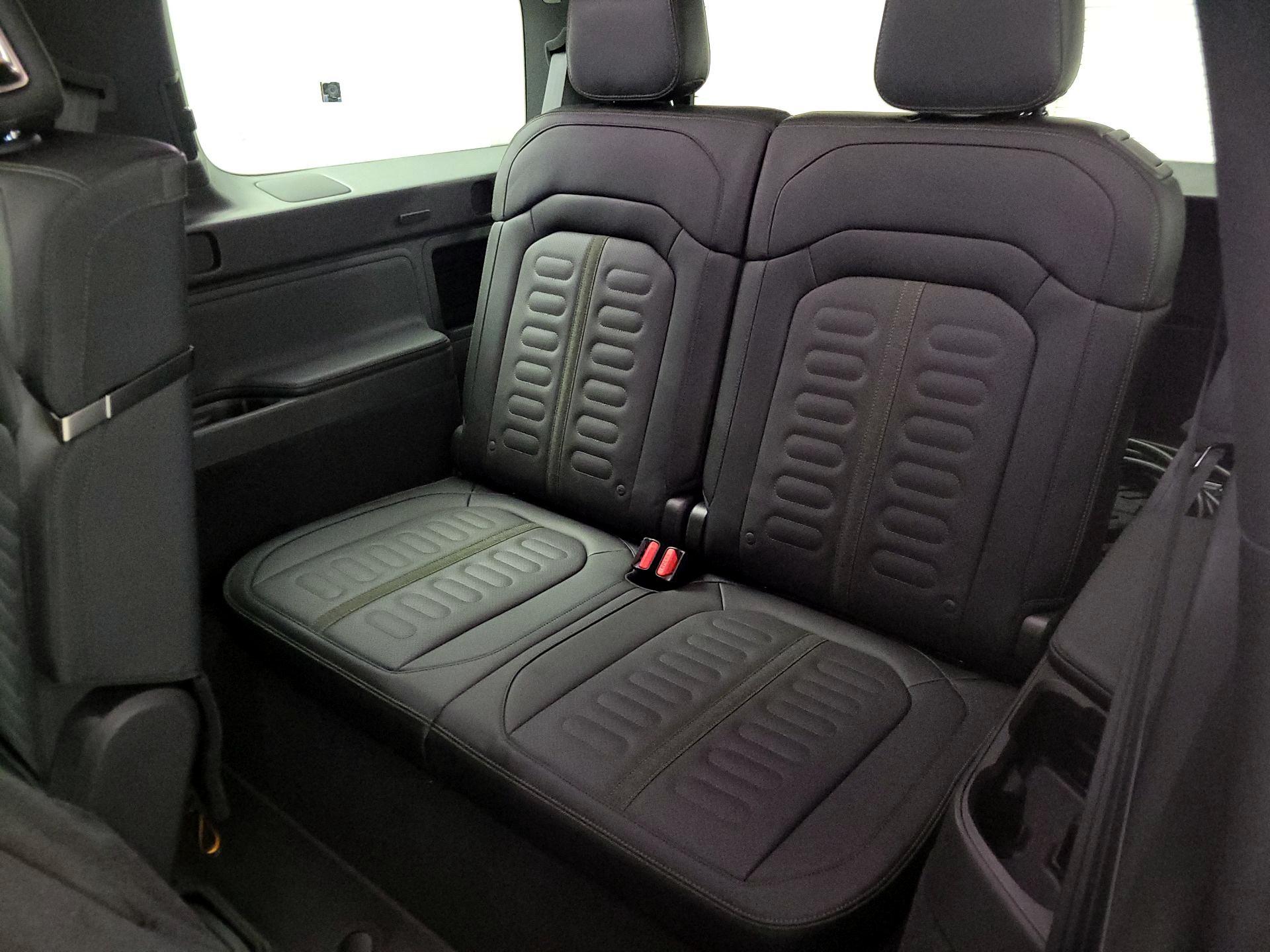 Thumbnail: 2026 Rivian R1S - 20