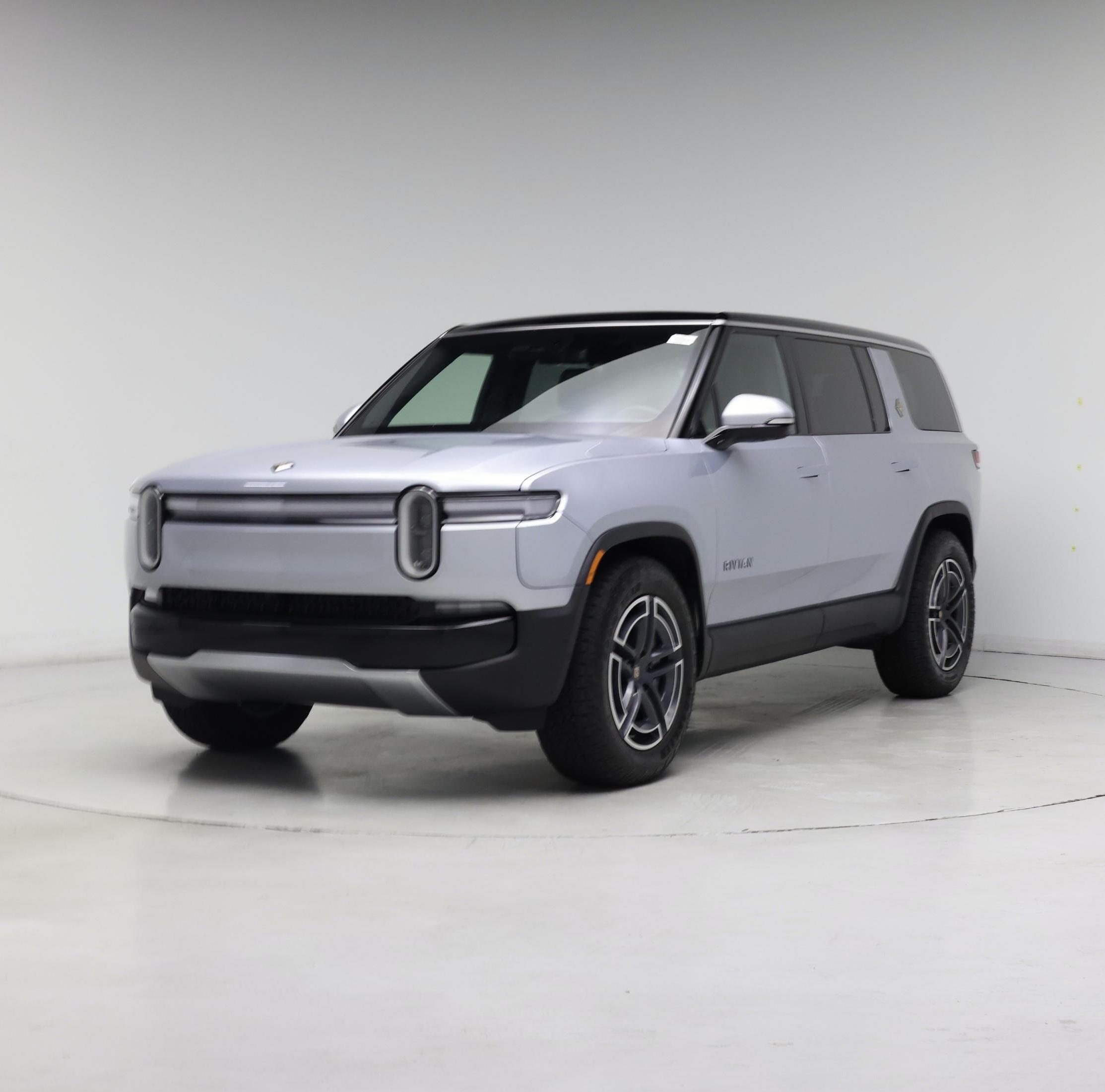 Thumbnail: 2026 Rivian R1S - 4