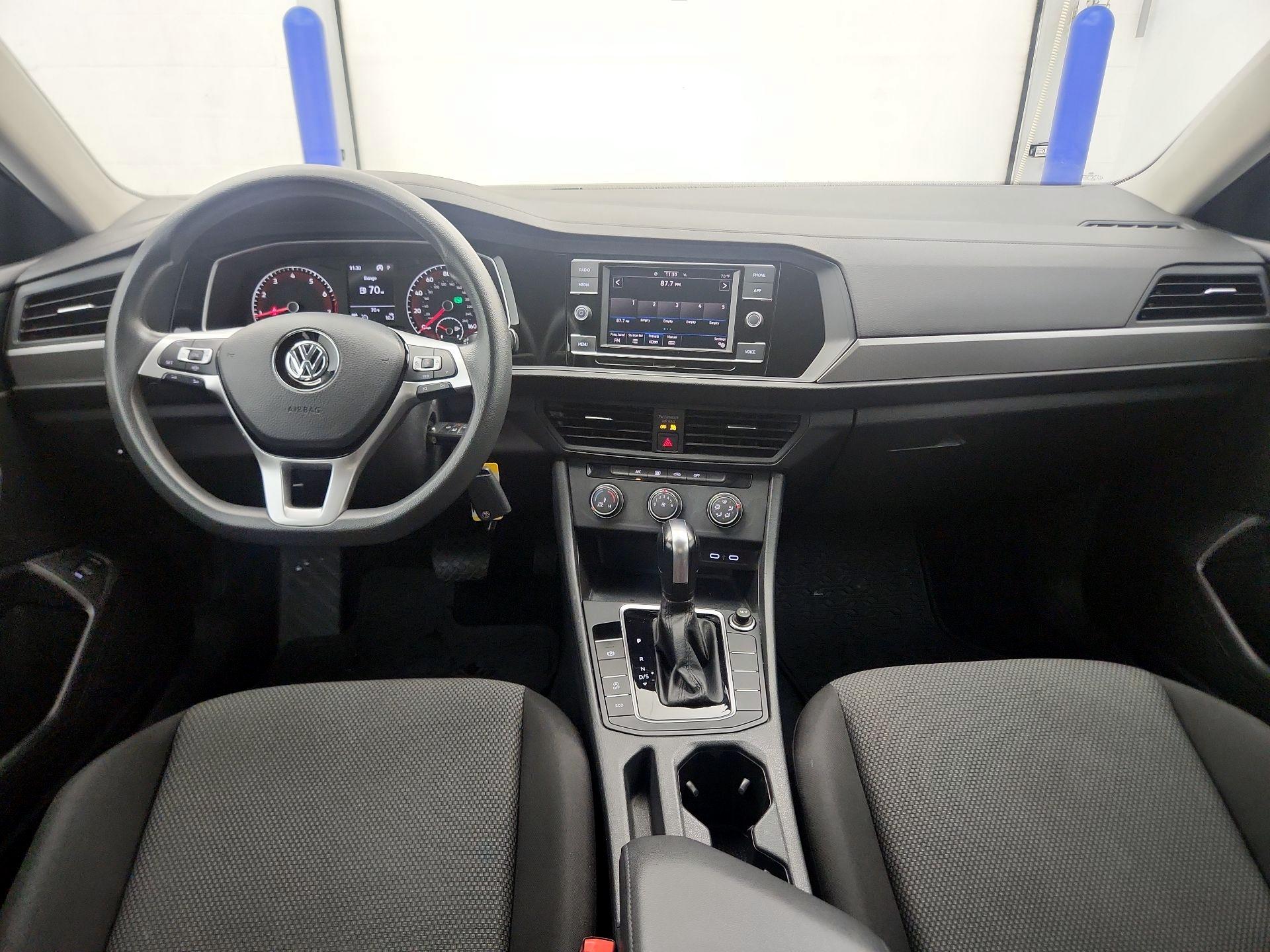 Thumbnail: 2020 Volkswagen Jetta - 9