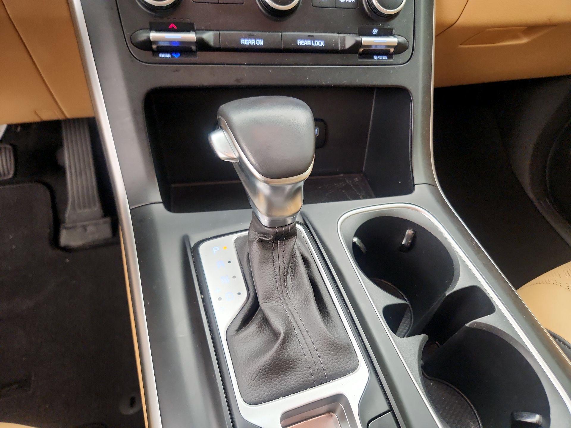 Thumbnail: 2023 Kia Carnival - 17