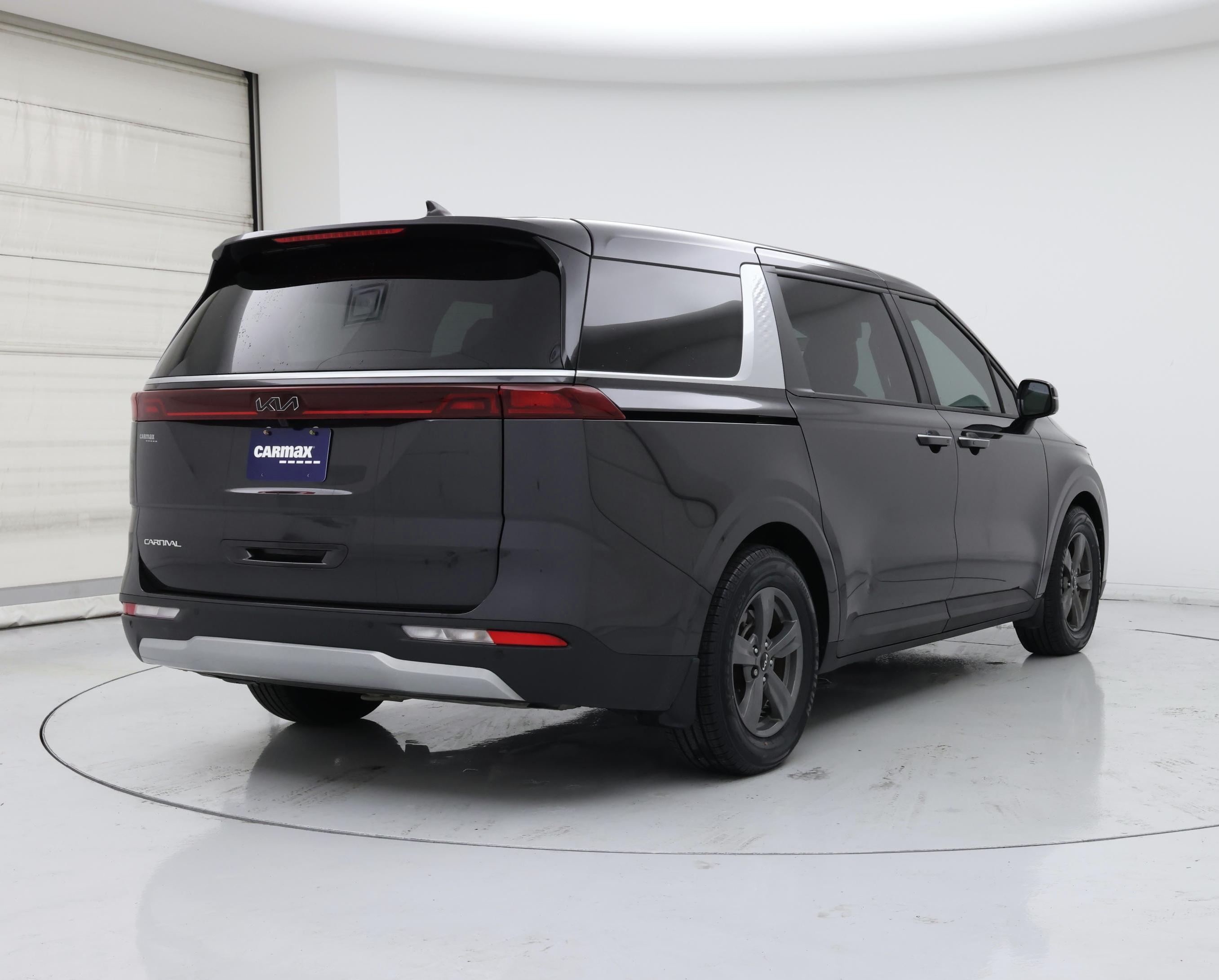 Thumbnail: 2023 Kia Carnival - 8
