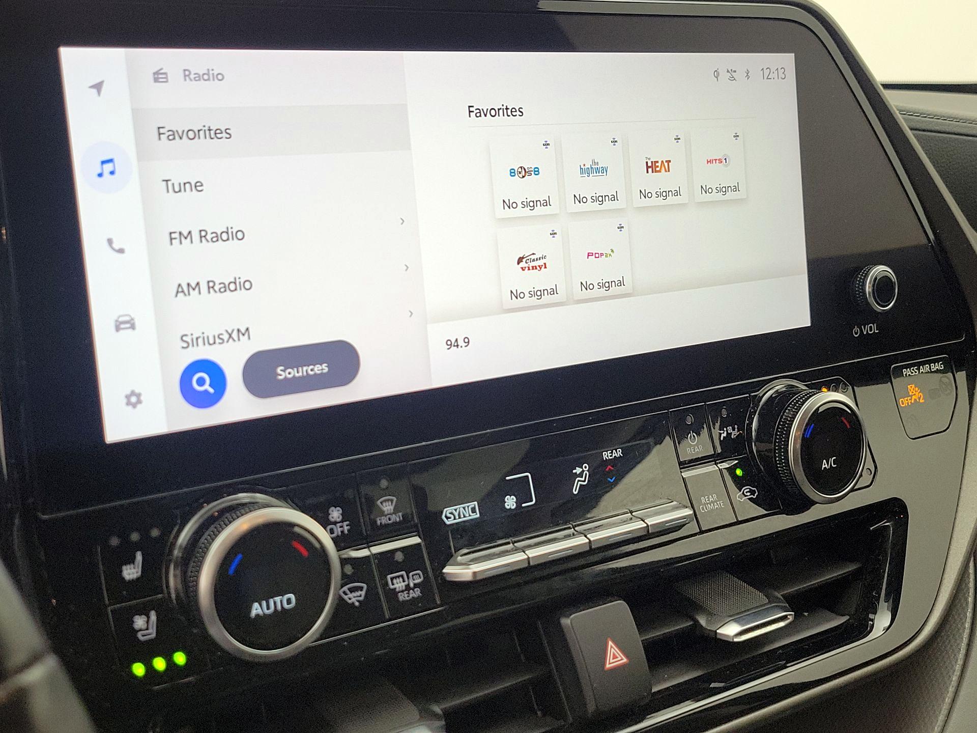 Thumbnail: 2023 Toyota Highlander - 15