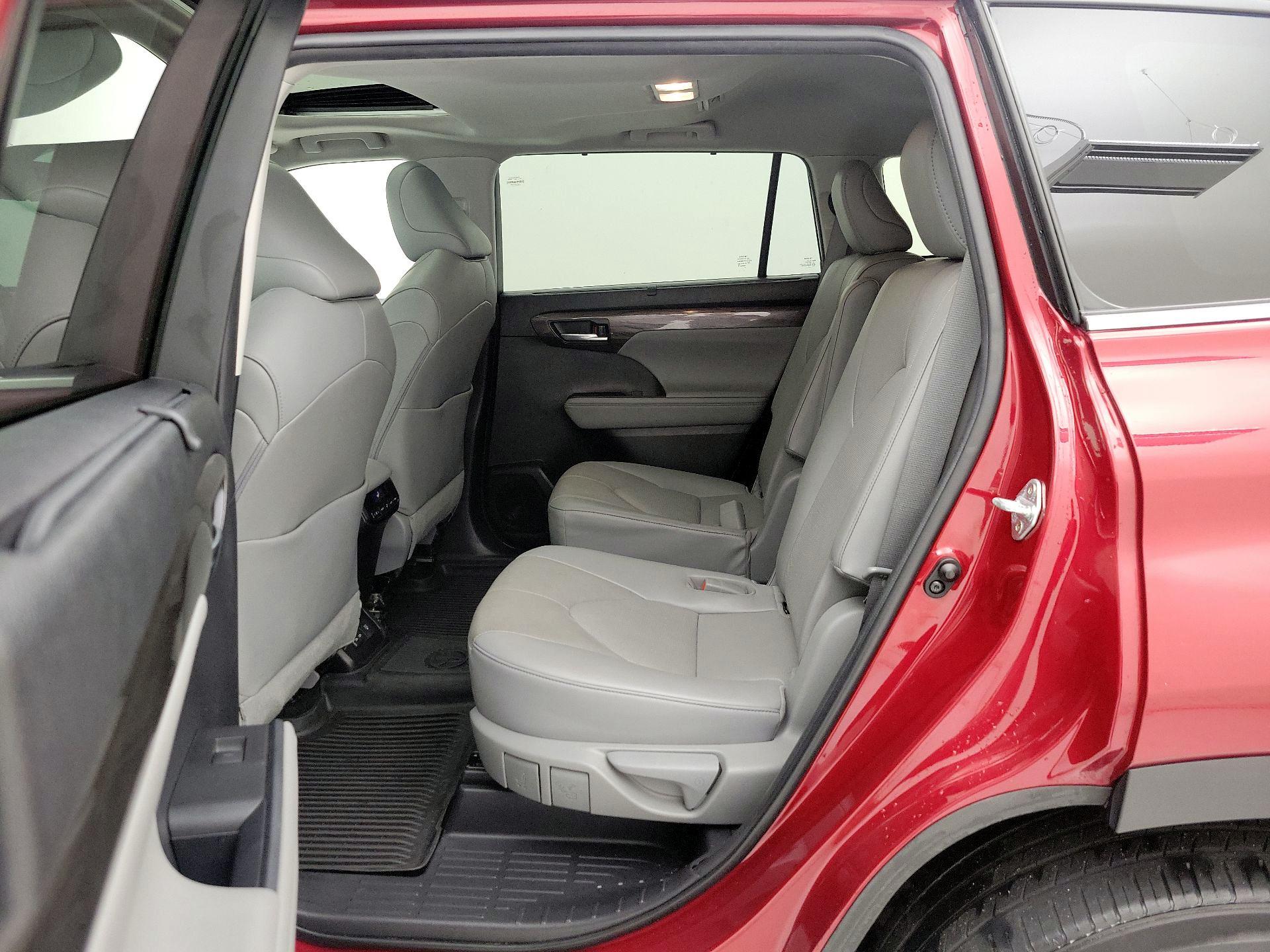 Thumbnail: 2023 Toyota Highlander - 20