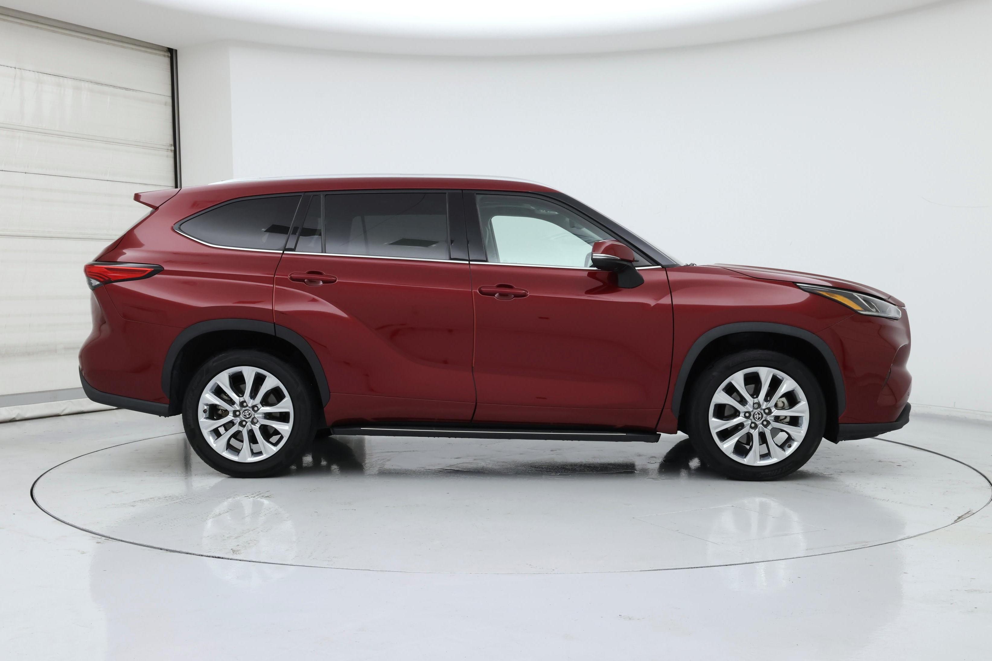 Thumbnail: 2023 Toyota Highlander - 7