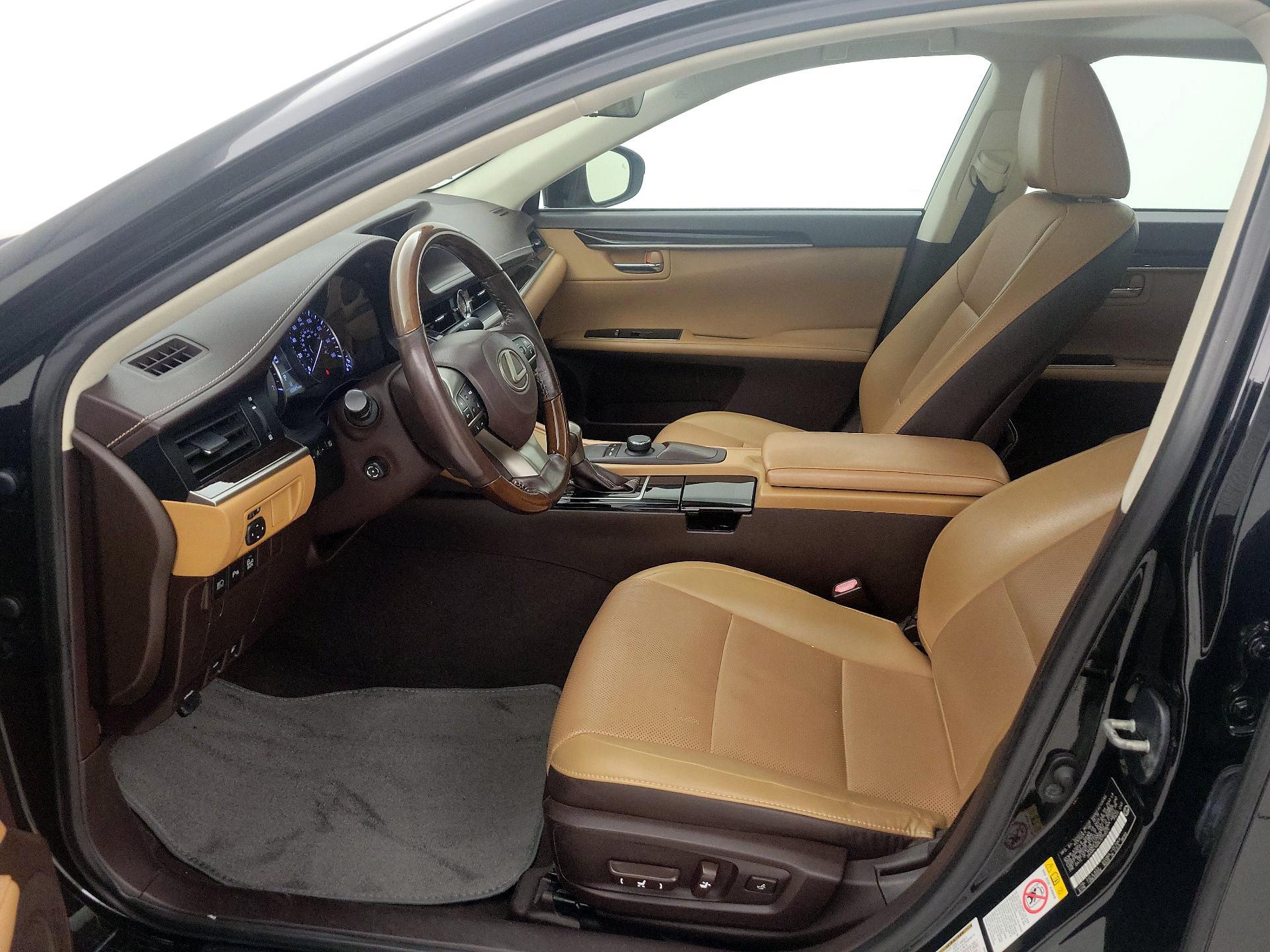 Thumbnail: 2018 Lexus ES - 11