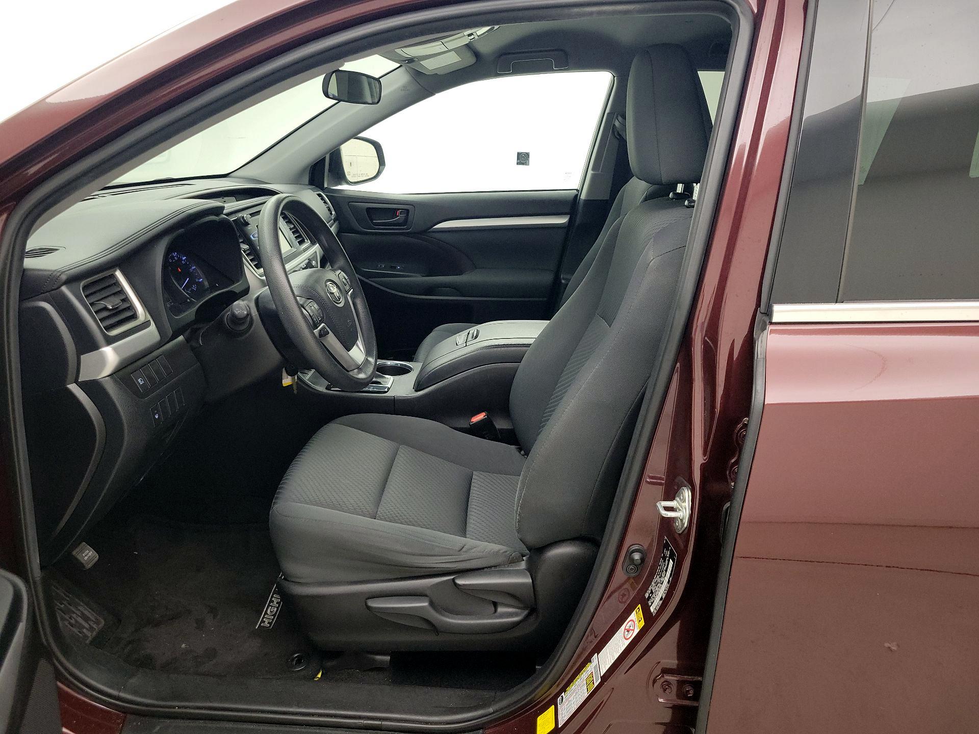 Thumbnail: 2019 Toyota Highlander - 11